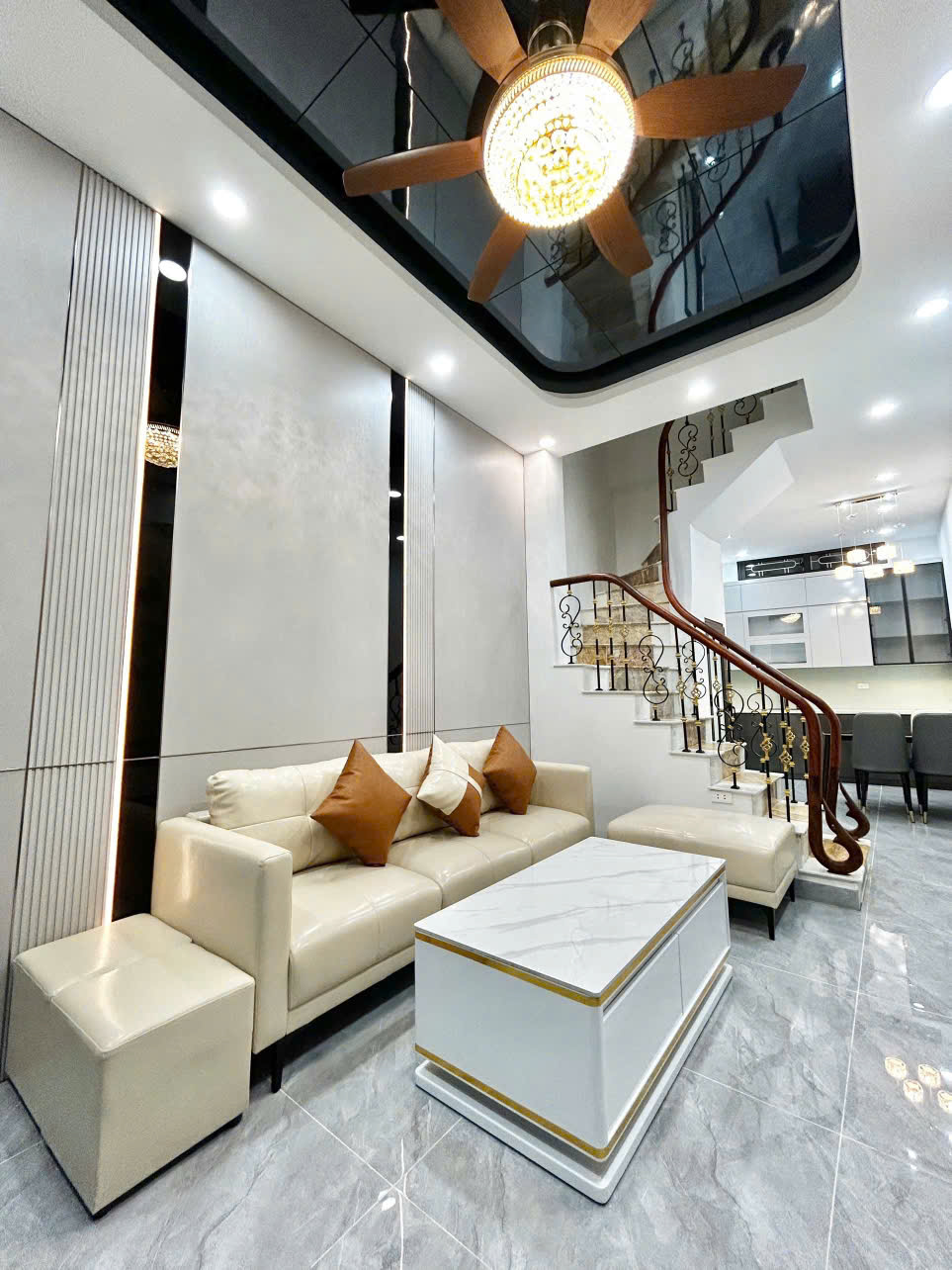 NGỌC KHÁNH BA ĐÌNH - NHÀ DÂN XÂY 2 THOÁNG - 6 PHÒNG PHÙ HỢP VỪA Ở VỪA CHO THUÊ-34 m, 4 tầng, 9,9 tỷ