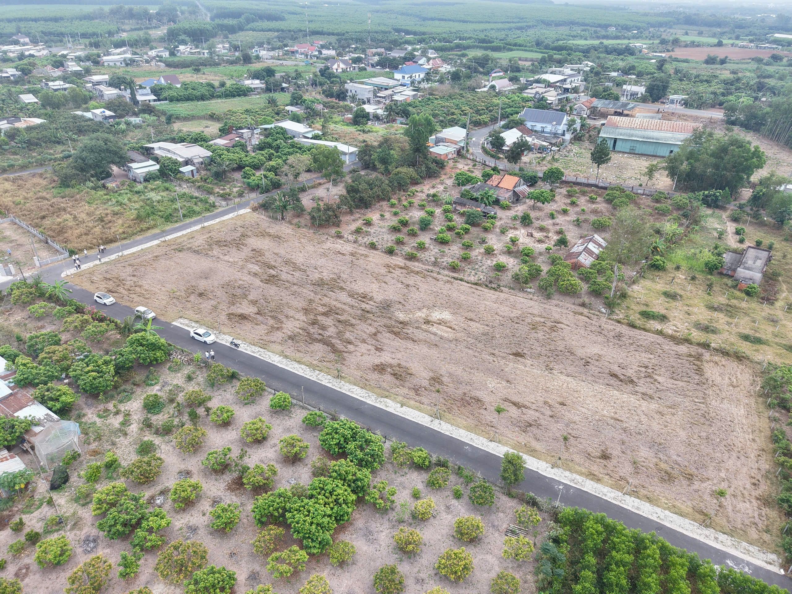 bán sỉ 10 lô nhánh xuống CT Long Thành Hồ Tràm 5x25 100 m2 TC giá 750tr 3 tháng công chứng