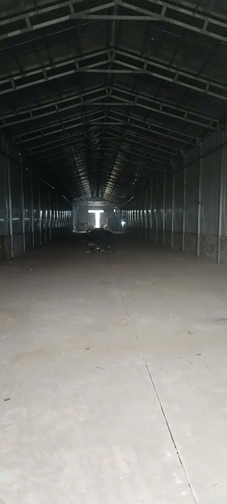 cho thuê kho xưởng tại Sơn trung , Quốc Oai, Hà Nội. Diện tích 750m2 xe container đỗ cửa giá 45k/m