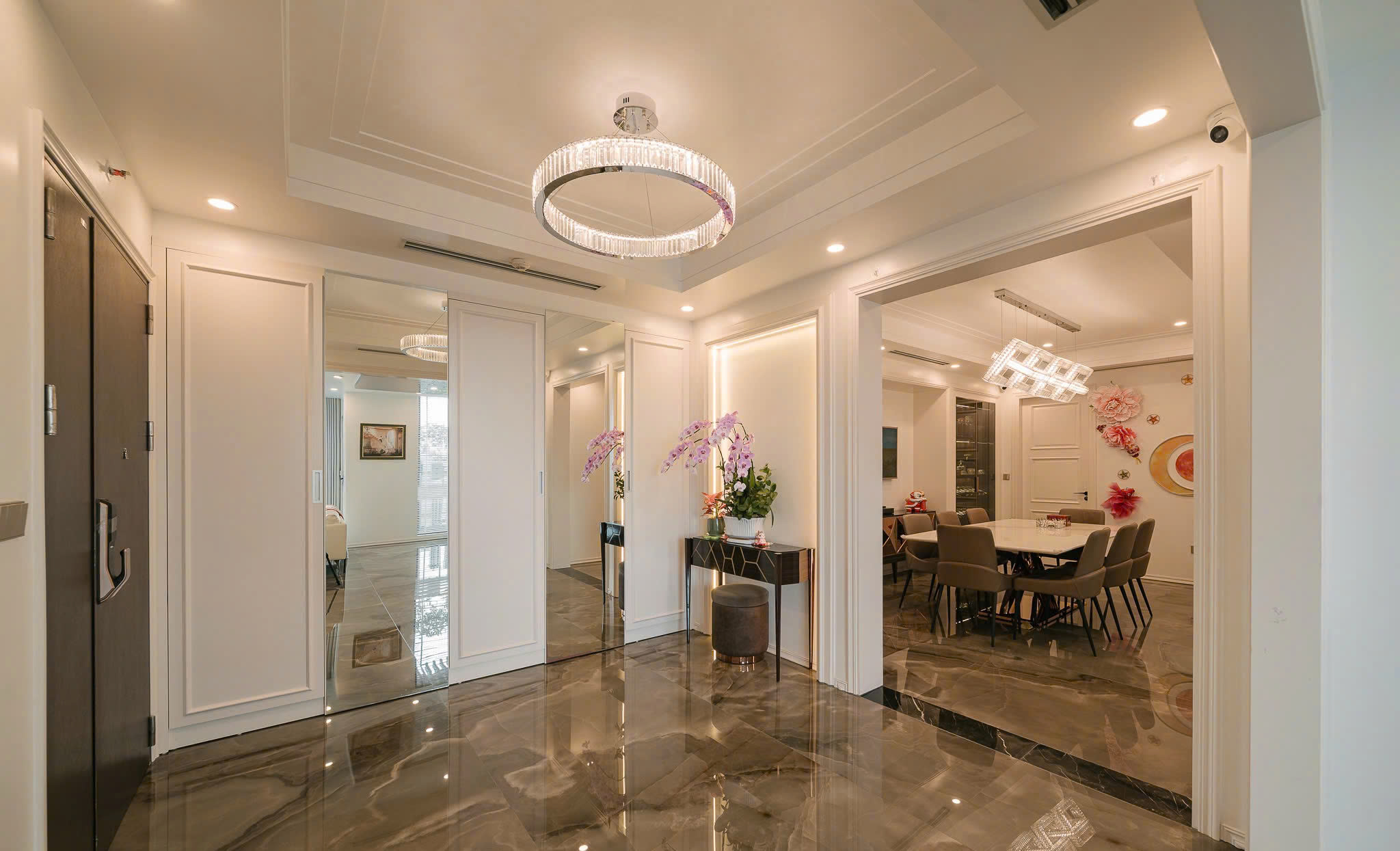 Bán chung cư Five Star Golden West Lake, 164m2, 2 ngủ 3 vệ sinh, 27.3 tỷ, mới đẹp, trung tâm