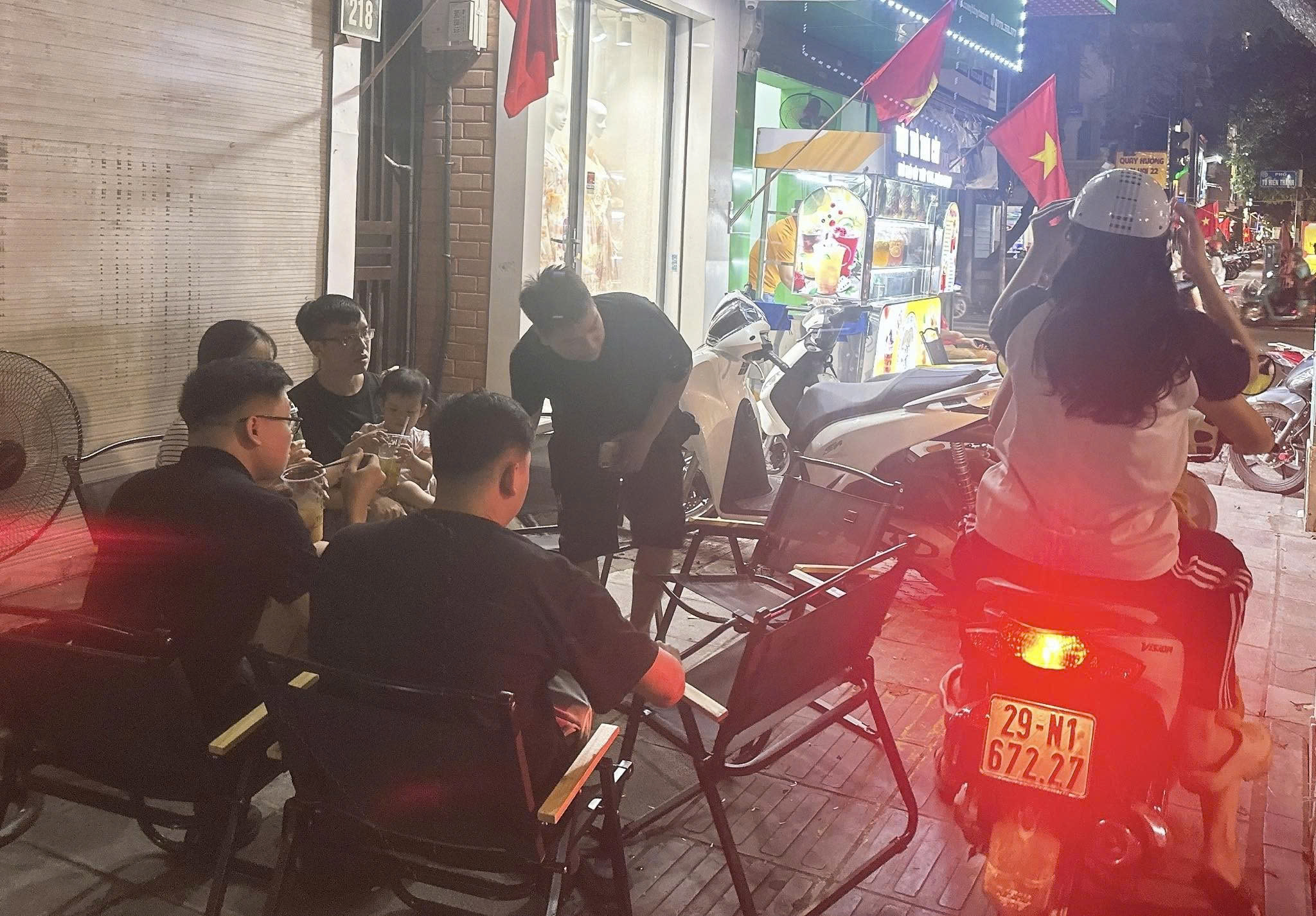 [SANG NHƯỢNG] QUÁN TRÀ TRÁI CÂY - TRÀ SỮA MẶT PHỐ HUẾ - VỊ TRÍ ĐẸP