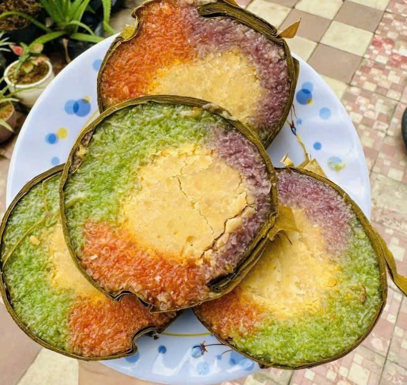 Nhà e Chuyên bán bánh tét ngũ sắc Trà Cuôn Đặc sản Trà Vinh có hút chân không