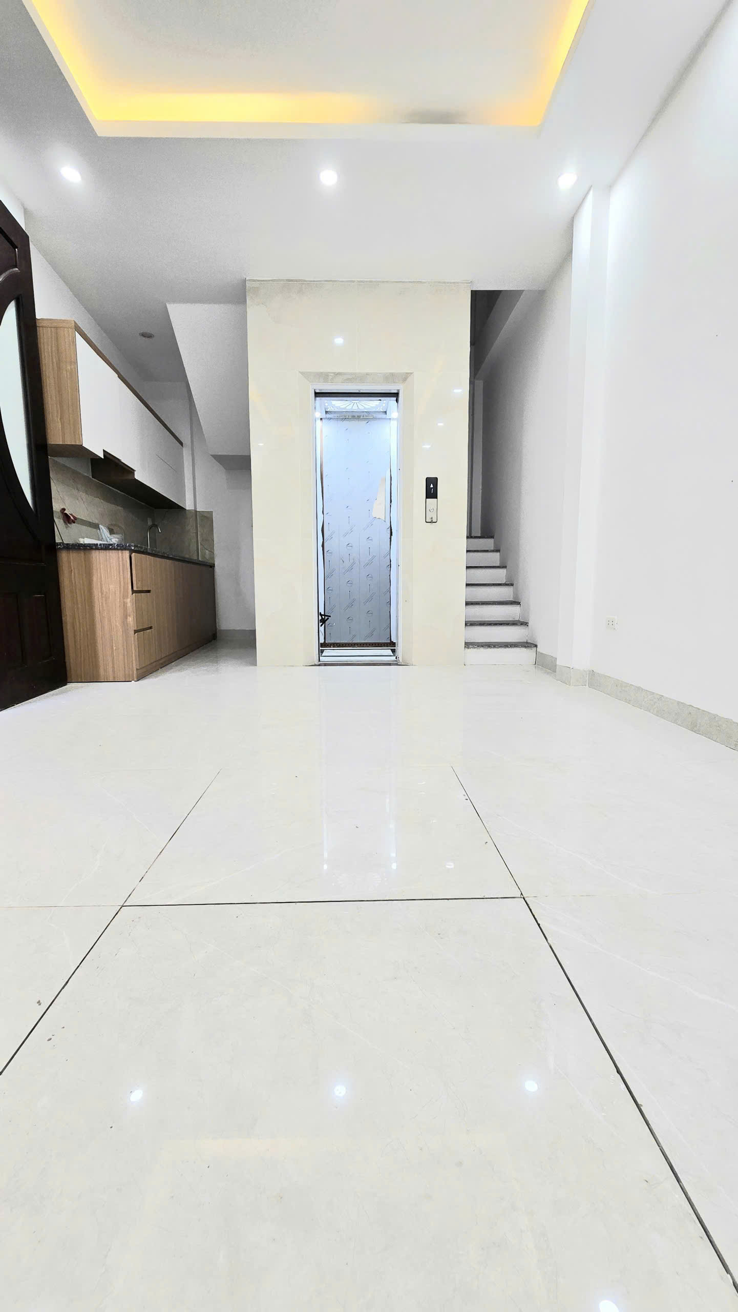 BÁN NHANH NHÀ PHAN ĐÌNH GIÓT - LA KHÊ: 5TX30M2, THANG MÁY, CĂN GÓC. 7,X TỶ