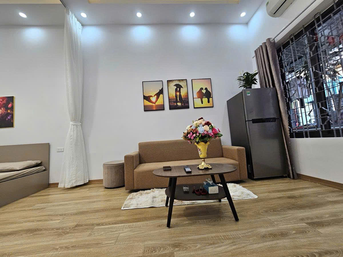 NHÀ MẶT PHỐ CẦU GIẤY – 2 MẶT THOÁNG TRUNG TÂM