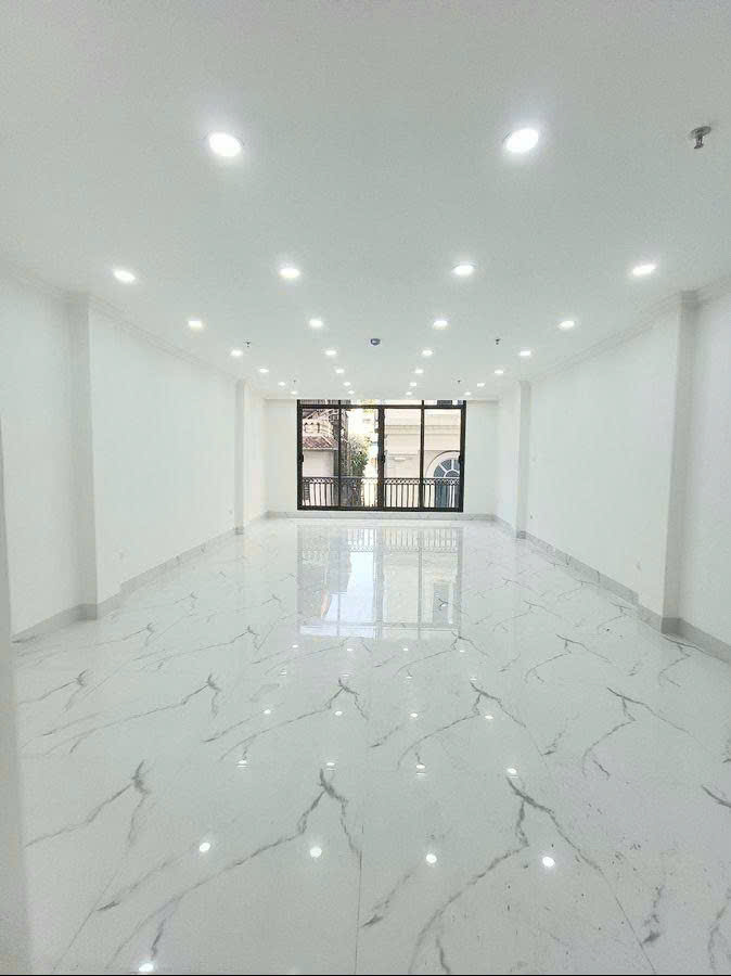 Hiếm phố Huỳnh Thúc Kháng 55m2, 9 tầng, mặt tiền 5m Gara ô tô 2 thoáng trung tâm Đống Đa