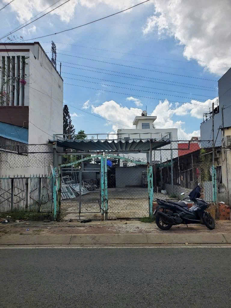 BÁN GIẢM SÂU LÔ ĐẤT THỔ CƯ MẶT TIỀN THÁI THỊ GIỮ, BÀ ĐIỂM NGANG 8M VIP