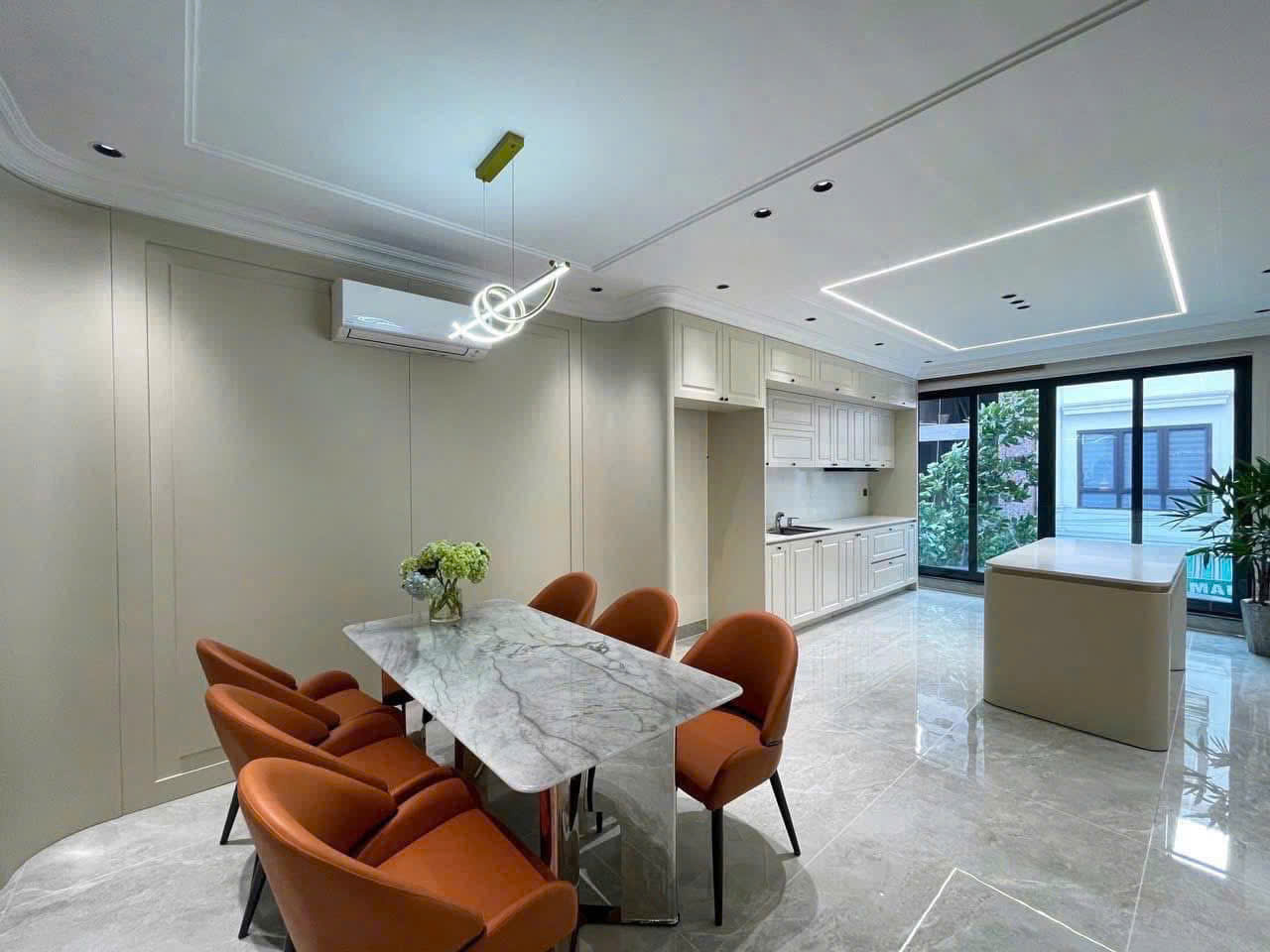 BÁN NHÀ THANH AM LONG BIÊN,ĐƯỜNG RỘNG OTO,THANG MÁY,THOÁNG SÁNG,40M NHỈNH 9 TỶ