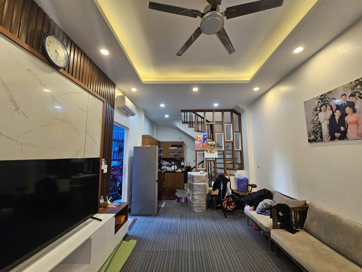 NHÀ MẶT PHỐ CẦU GIẤY – VỈA HÈ RỘNG – 2 MẶT THOÁNG