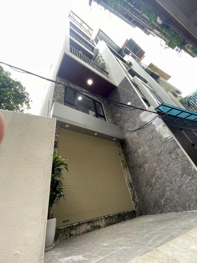 NHÀ MỚI 7 TẦNG THANG MÁY FULL NỘI THẤT ngọc lâm 43m2 X 12.9 tỷ Long Biên-Hà Nội.