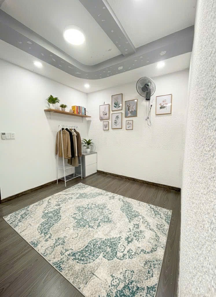 Nhà Lê Văn Sỹ - QUẬN 3 – 4 x 5.2 m – 5 Tầng– 5.5 tỷ