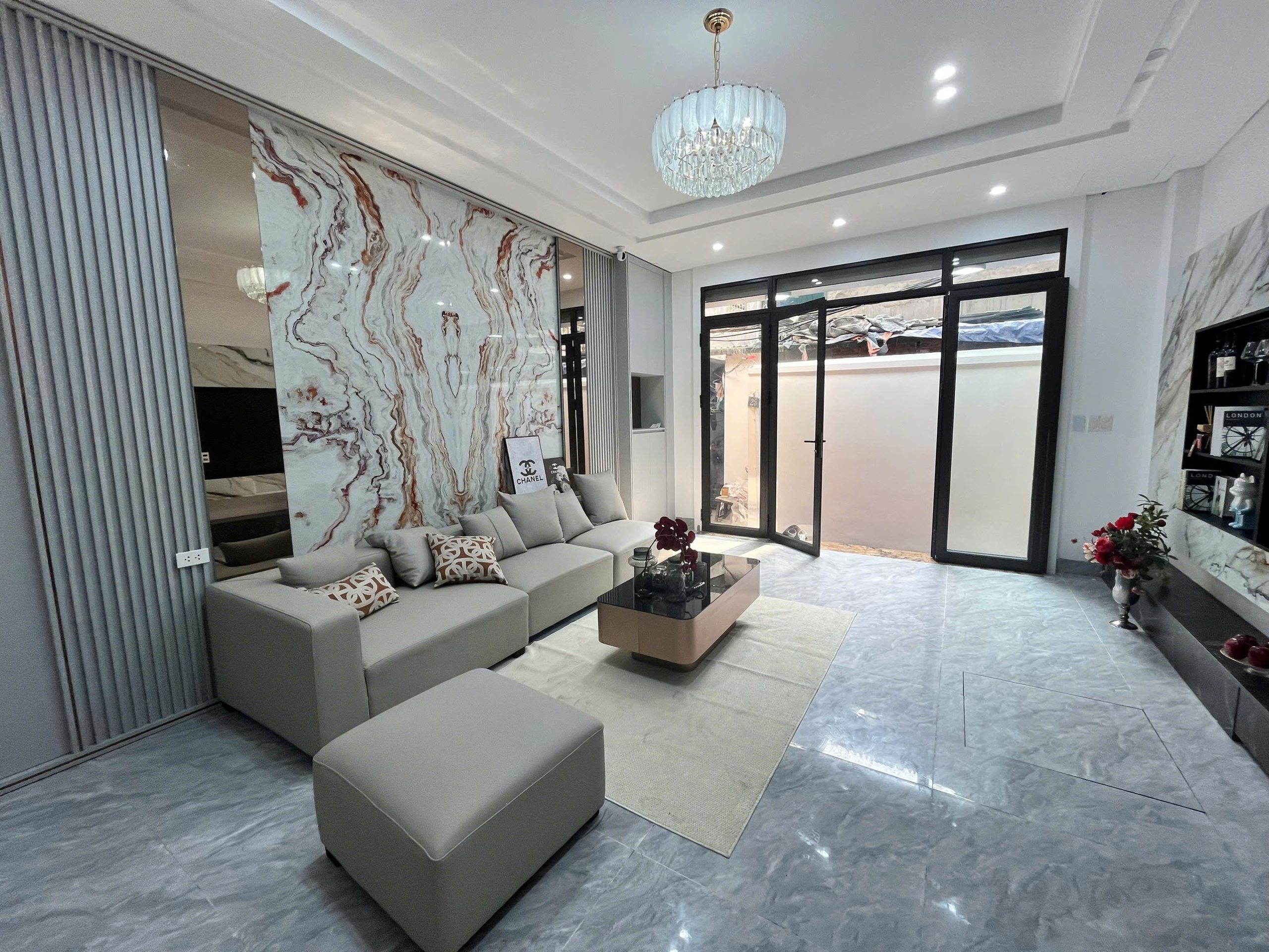 BÁN NHÀ HOÀNG VĂN THÁI – Ô TÔ VÀO NHÀ – PHÂN LÔ – 2 THOÁNG – NHÀ MỚI Ở NGAY