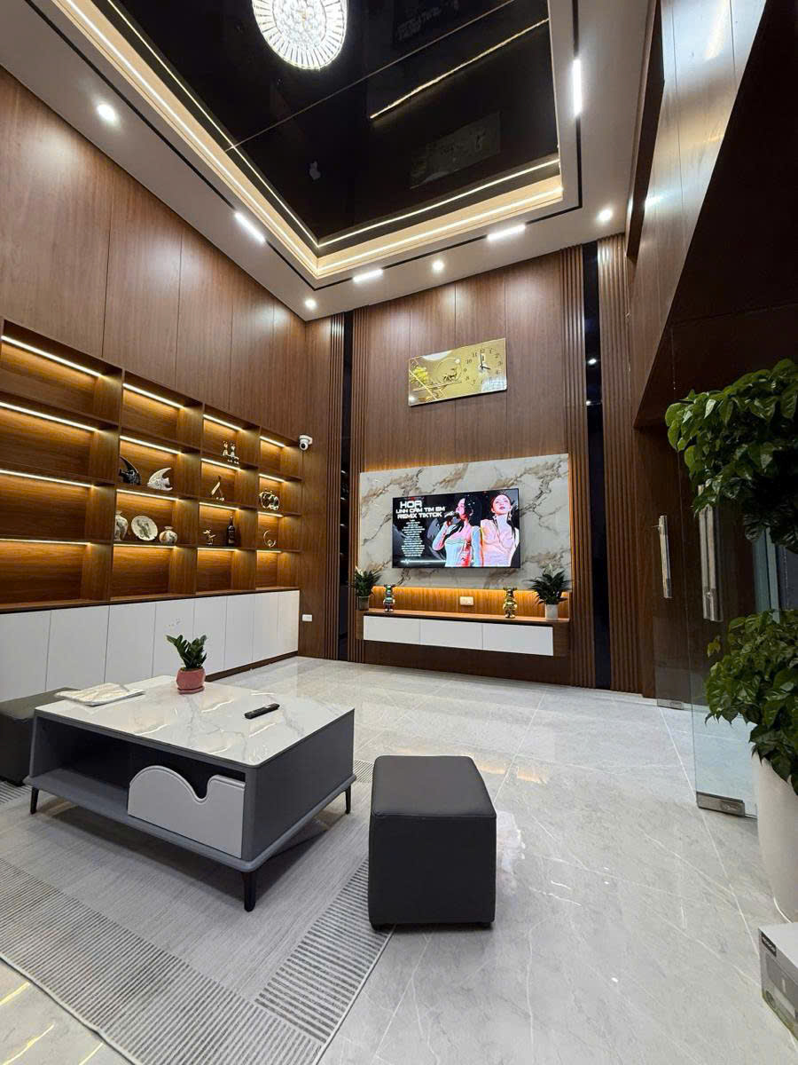 CĂN HỘ M5 – 91 NGUYỄN CHÍ THANH ĐỐNG ĐA LÔ GÓC – VIEW PHỐ