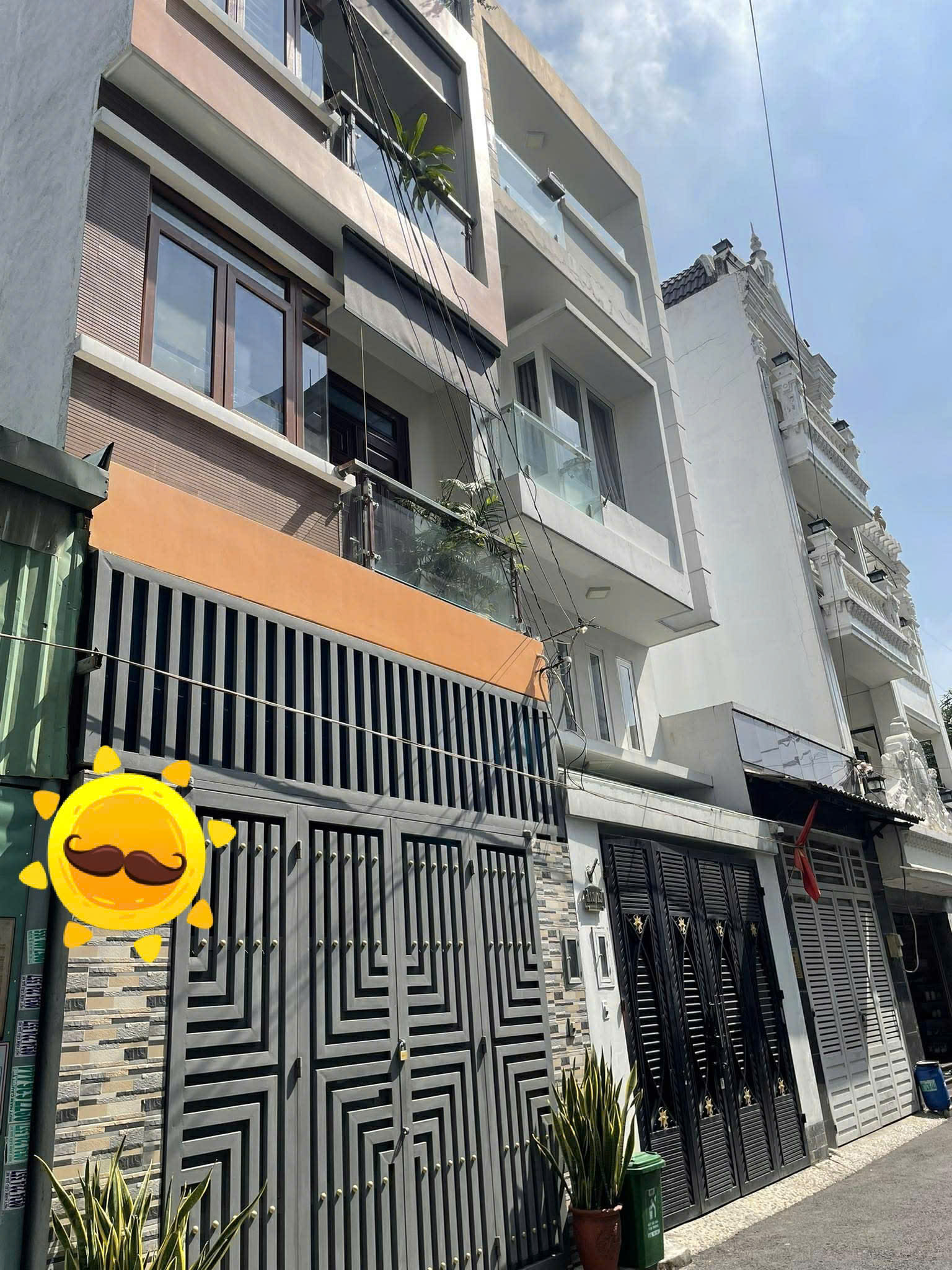 NHÀ 4 TẦNG - KHU CAO CẤP - ÔTÔ ĐẬU CỬA HOÀNG DIỆU 2 - LINH CHIỂU