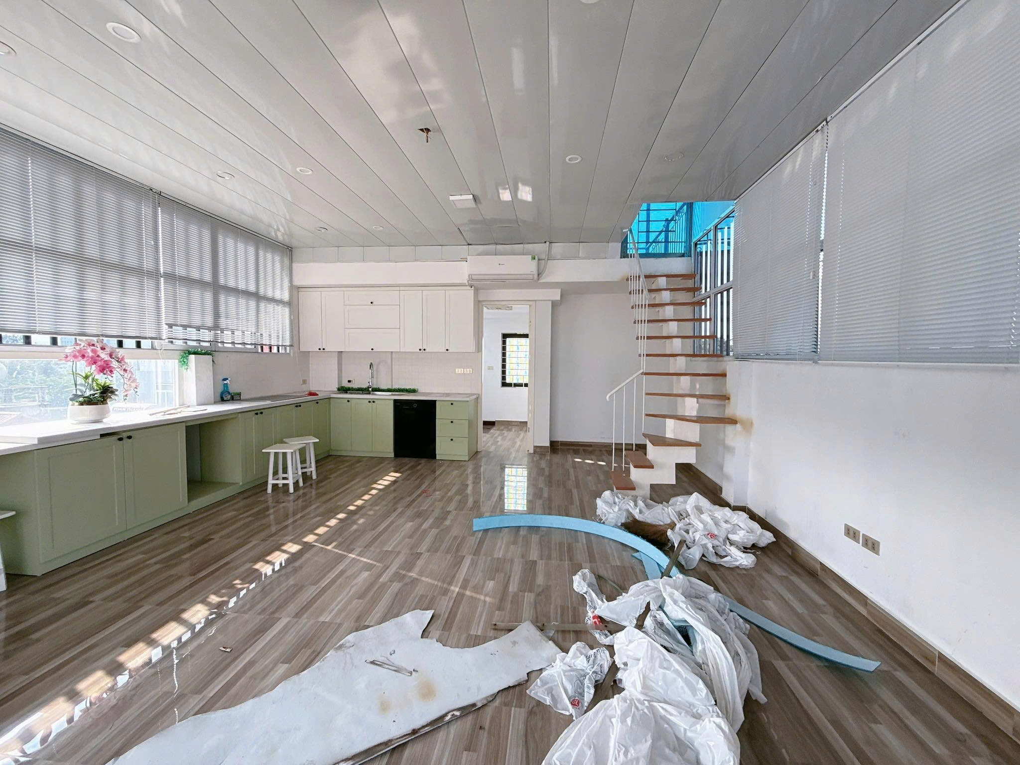 Bán nhà Nguyễn Đình Chiểu, 80m2, 7 tầng thang máy, mặt tiền 5m, 21.6 tỷ, mới đẹp, trung tâm