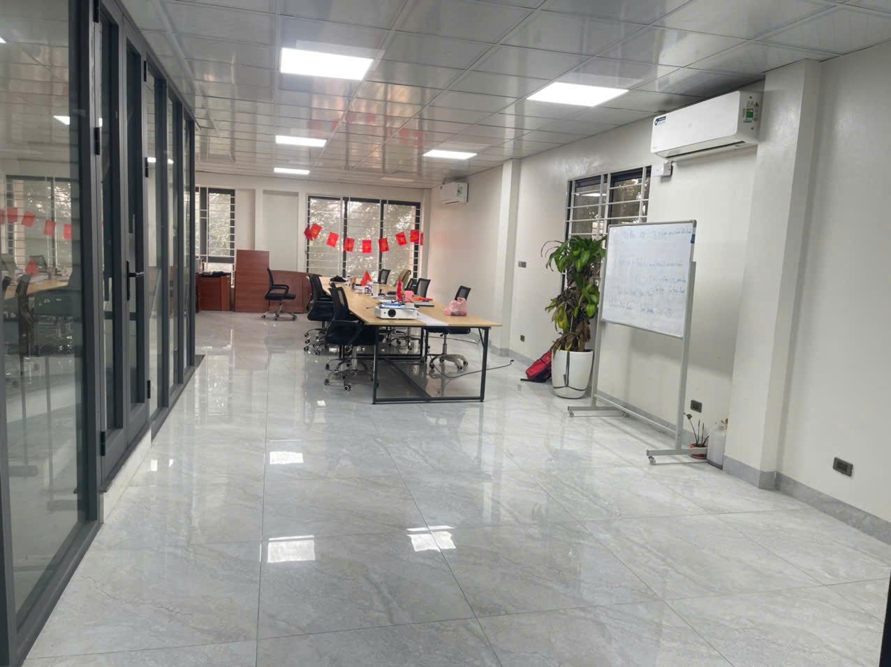 CHO THUÊ TẦNG 1 & TẦNG 2 LÀM VĂN PHÒNG – CẦU AM, VẠN PHÚC, HÀ ĐÔNG, HÀ NỘI GIÁ 22 TRIỆU