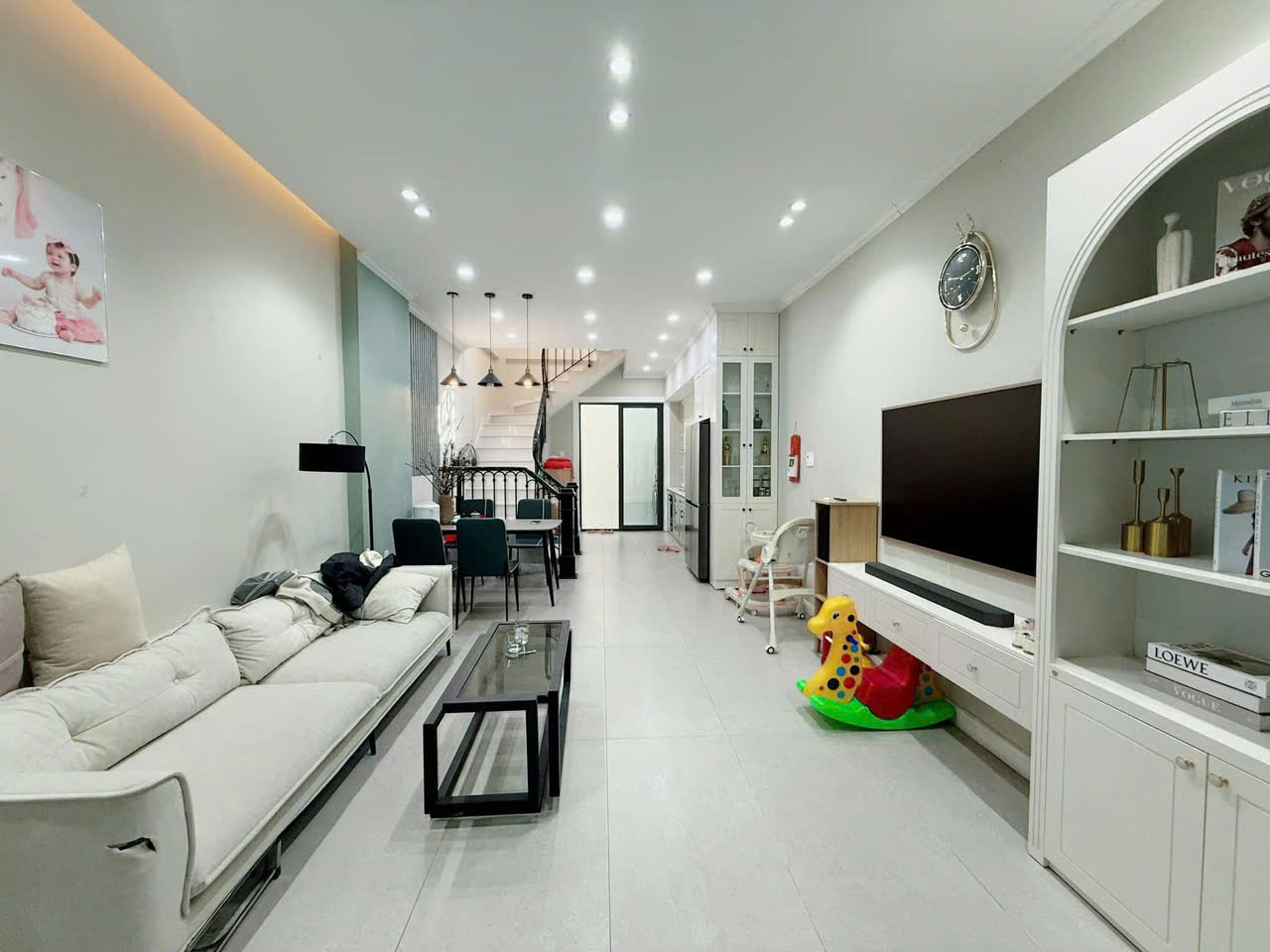 BÁN NHÀ HỒNG TIẾN,30M OTO TRÁNH,NGÕ THÔNG,FULL NỘI THẤT,50M NHỈNH 12 TỶ TL