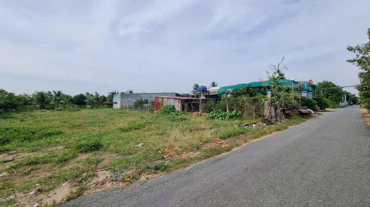 Bán đất full thổ cư mặt tiền đường nhựa xã Phước Vân dt 792m2 giá 4,4 tỷ