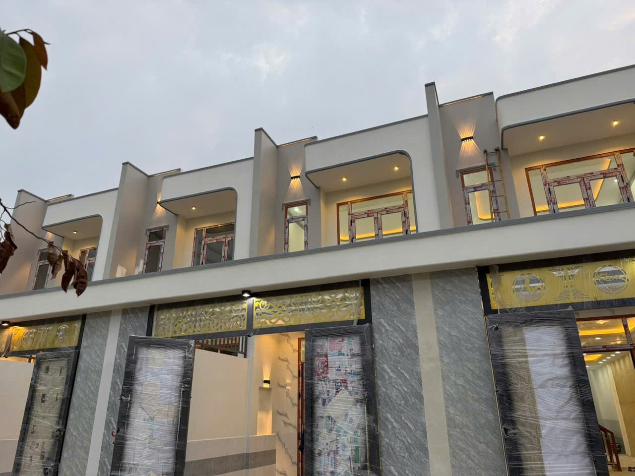 Nhà đẹp xây mới! đường Nguyễn Văn Dương Đức Hoà Long An 4.5x20 TL 4PN 4WC giá 2.55T