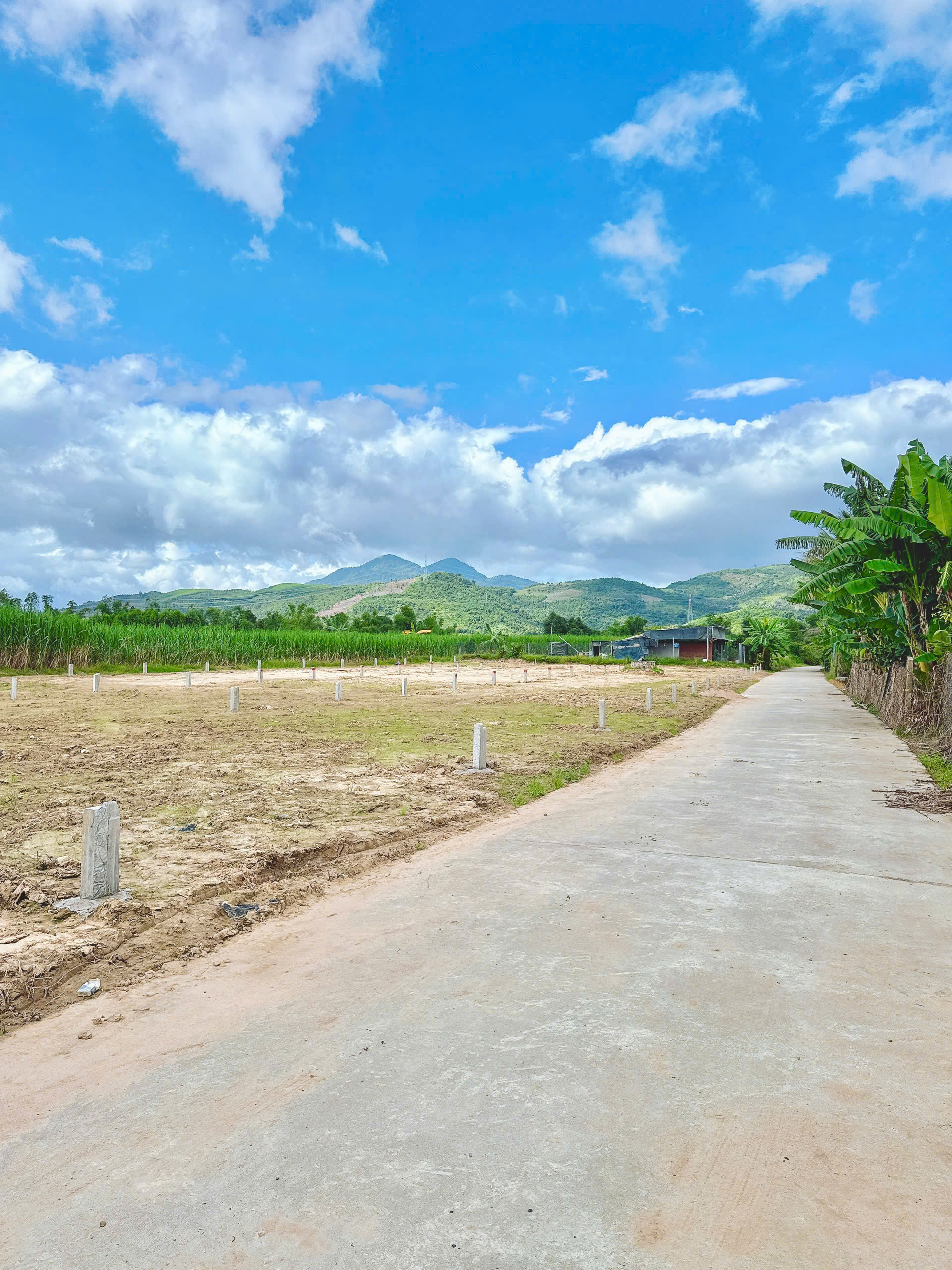 Bán 16 lô full thổ cư trung tâm xã Diên Phước( xã Diên Thọ mới) Diện tích: 130m2 Giá bán 490 Mọi thông tin chi tiết vui