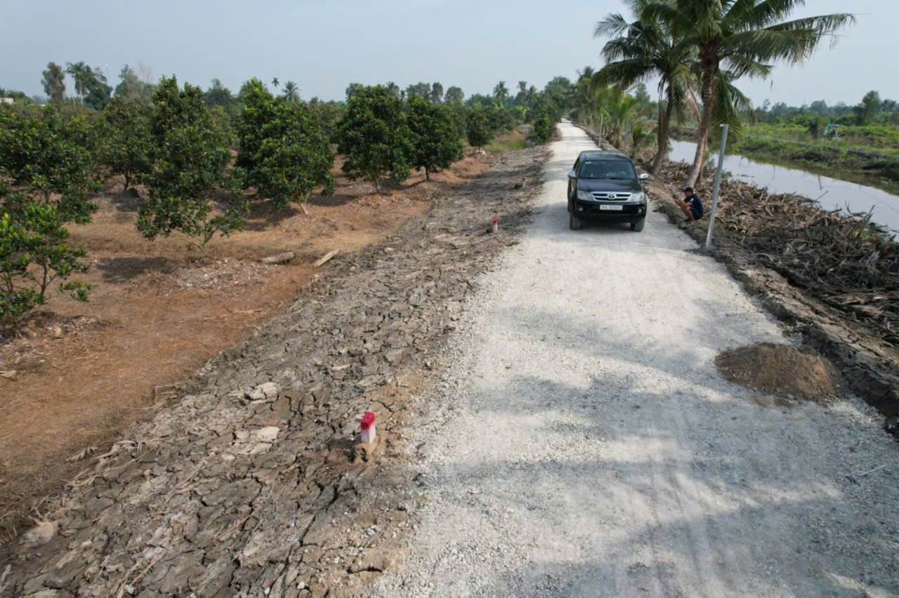 Bán 10 lô đất vườn liền kề view kênh xã Bình Đức dt 500m2 giá 650tr / 1 lô