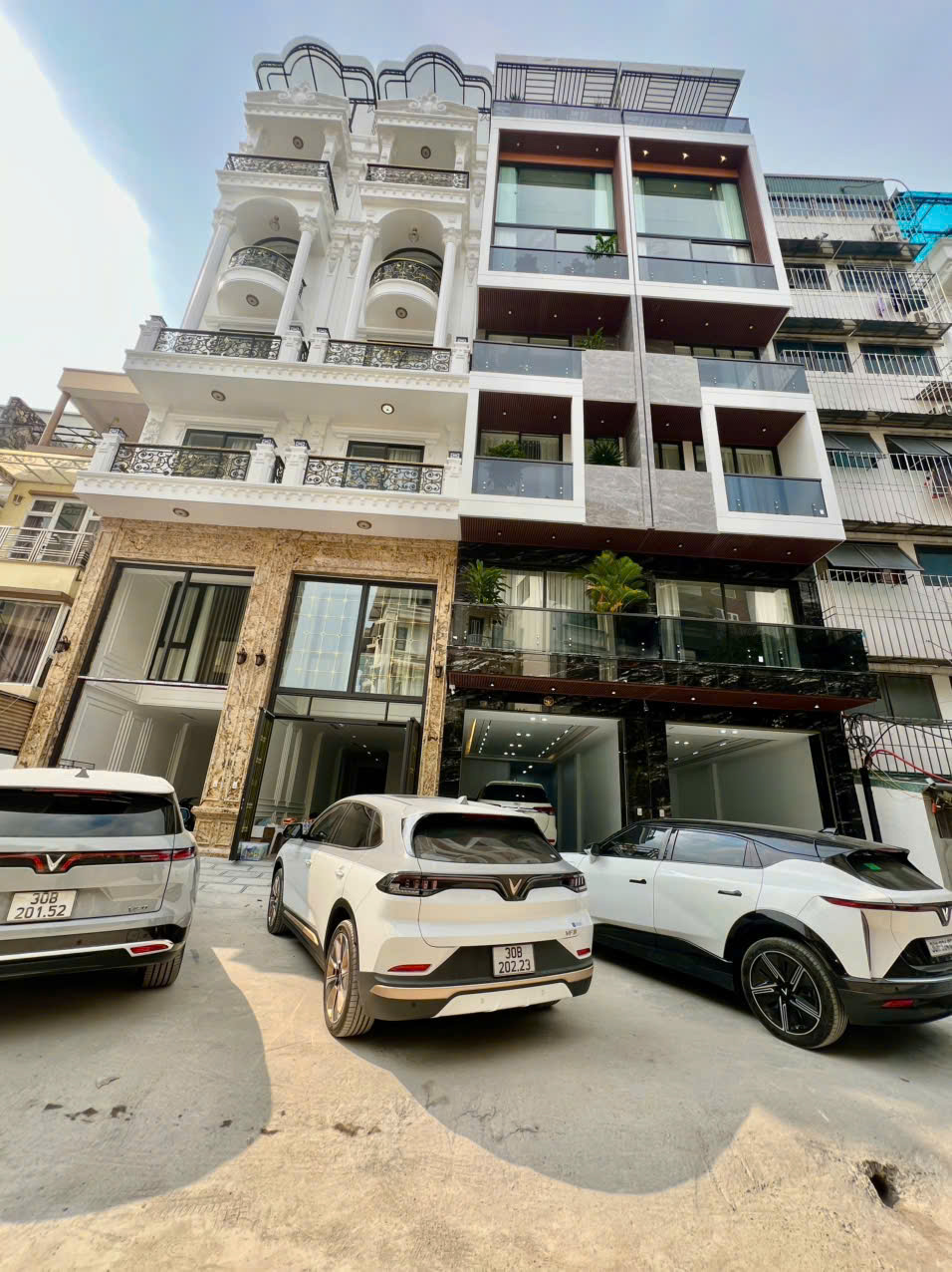 NHÀ ĐẸP- MỚI-PHÂN LÔ- Ô TÔ VÀO Phố Ngọc Thụy 65m2 X 8 Tầng 24.8 tỷ Long Biên.