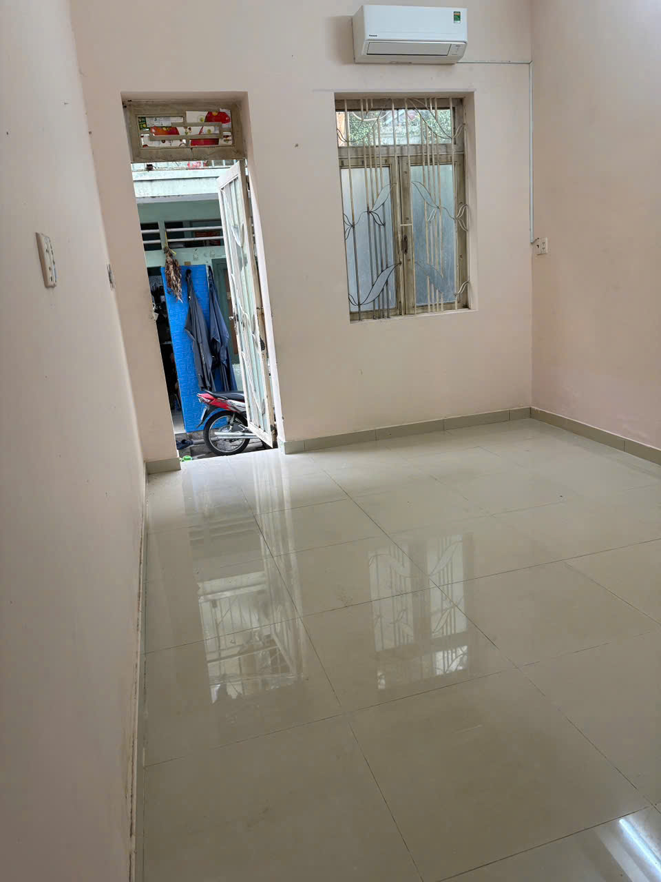 CHO THUÊ PHÒNG TRỌ TẦNG TRỆT – GẦN AEON TÂN PHÚ