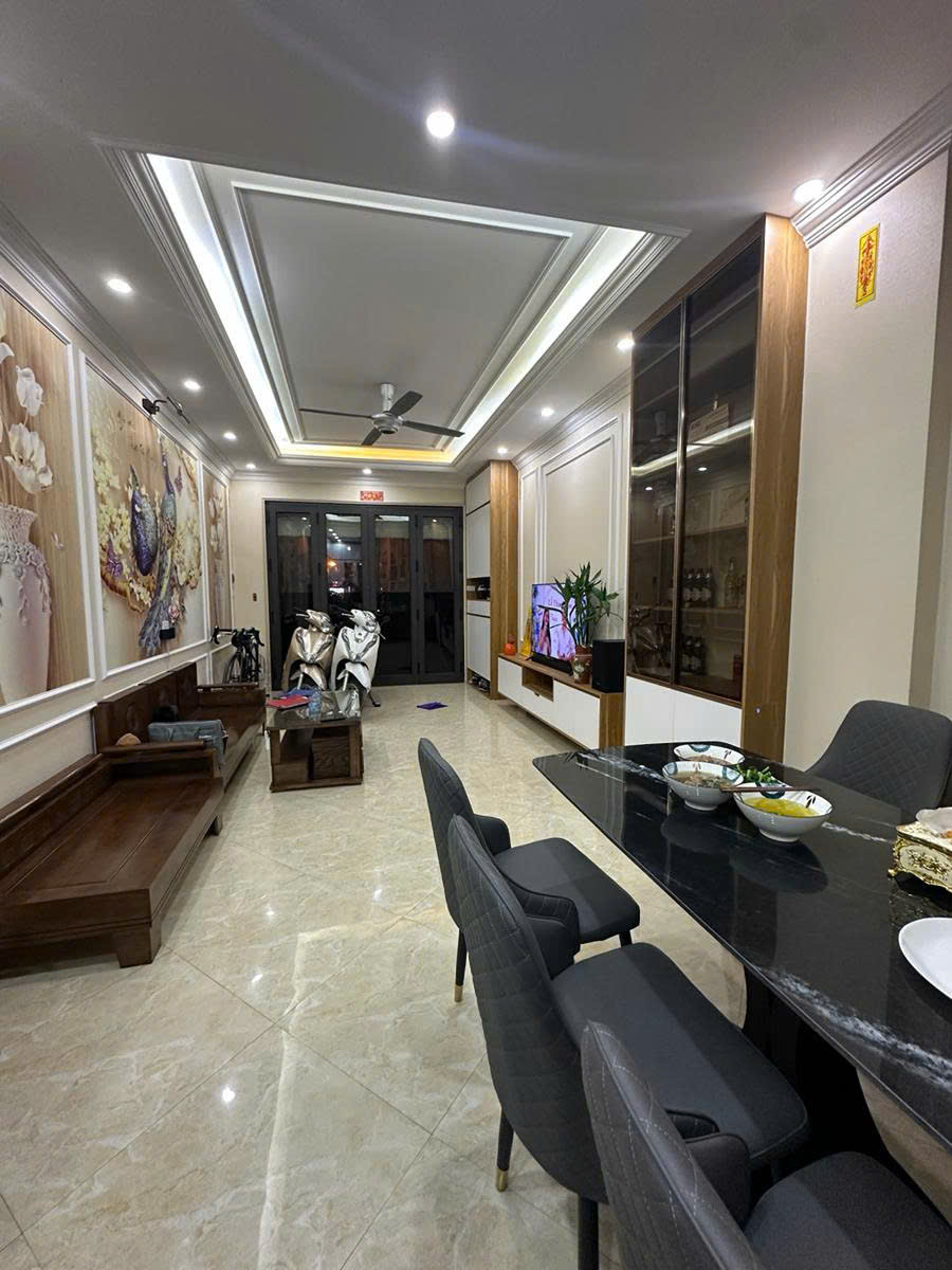 BÁN NHÀ LĨNH NAM PHỐ ĐANG MỞ ĐƯỜNG RỘNG GẦN CHỢ ĐẦU MỐI ĐỀN LỪ, NHÀ ĐẸP Ở NGAY DT 38M GIÁ 8X TỶ