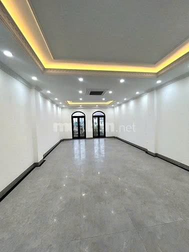 Chính chủ cho thuê tầng 3 trong nhà 7 tầng làm phòng tập yoga,pilates hoặc kinh doanh onl, spa, nail mi,kho, bán hàng