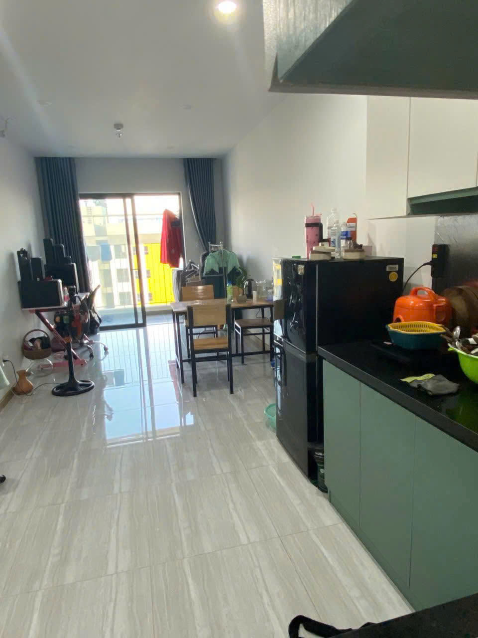 Pass 1 phòng ngủ (PN) master có WC riêng trong căn hộ 2PN – 2WC tại GreenTopaz TẠI DĨ AN, BÌNH DƯƠNG