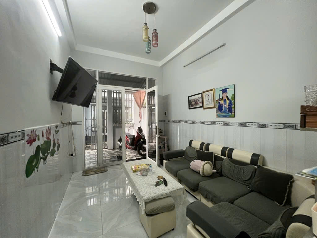 CHỦ GẤP BÁN , GIẢM GIÁ MẠNH - NHÀ 3 LẦU - NGAY CHỢ THỦ ĐỨC - F TRƯỜNG THỌ