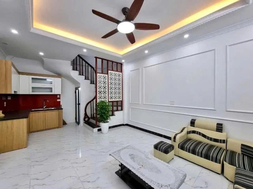 BÁN NHÀ PHỐ THỊNH LIỆT 30M- 5T- MT 5M , NGÕ THÔNG, LÔ GÓC 3 MẶT, FULL NỘI THẤT.HƠN 8 TỶ