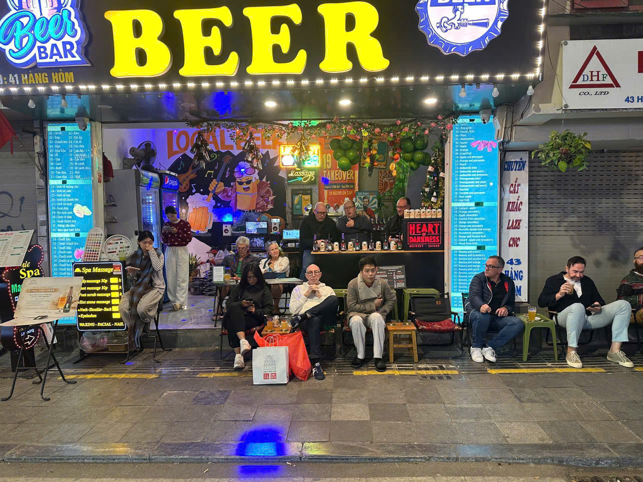 SANG NHƯỢNG MẶT BẰNG PHỐ CỔ - HOÀN KIẾM, HÀ NỘI - ĐANG KINH DOANH TỐT