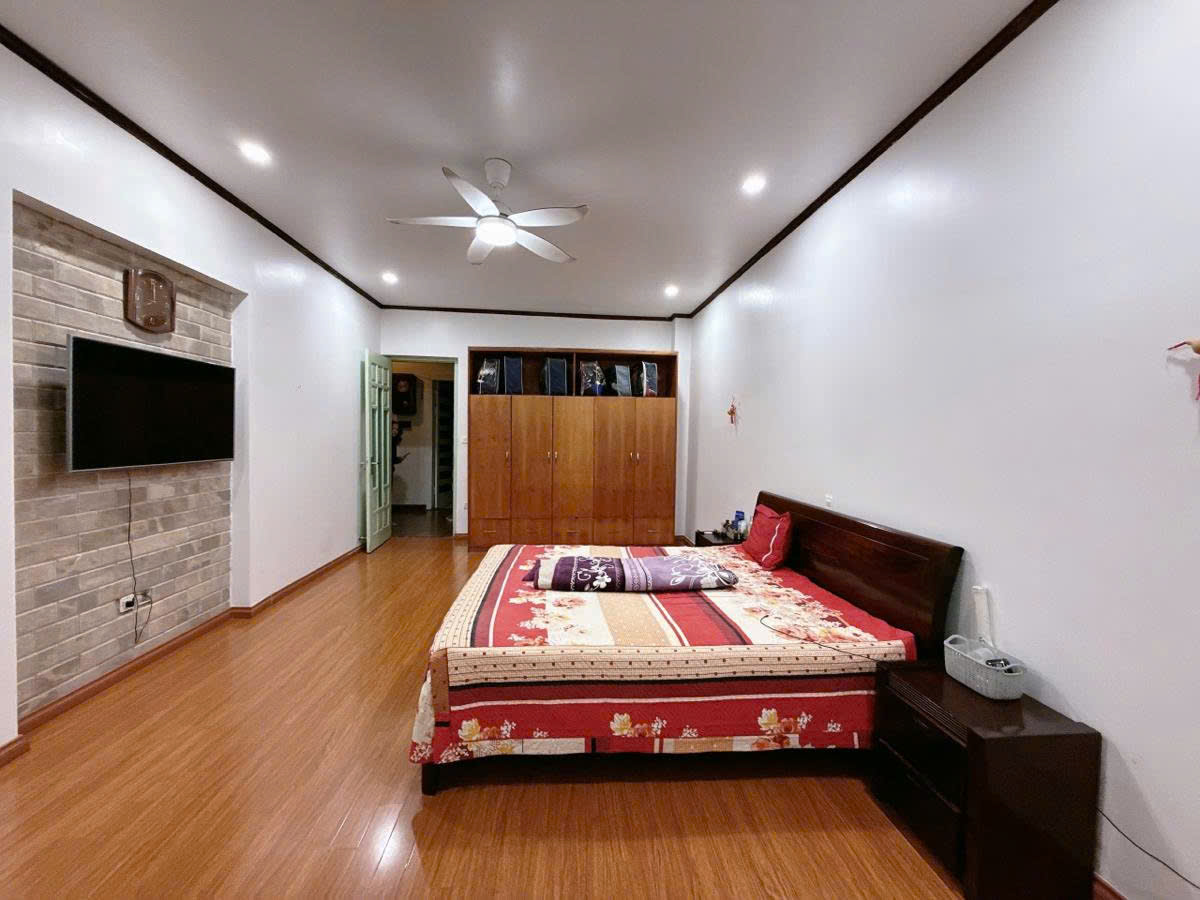 Nhà đep như BT phố Hồ Đắc Di Đống Đa 45 tỷ. Mặt tiền 8m vỉa hè ô tô tránh nhau