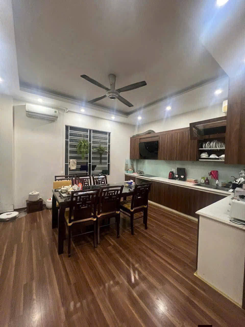 Hạ chào 500 triệu! Nhà phân lô Thái Hà, 70m2, 6 tầng, mặt tiền rộng 4.5m, nhỉnh 31 tỷ, KD đỉnh