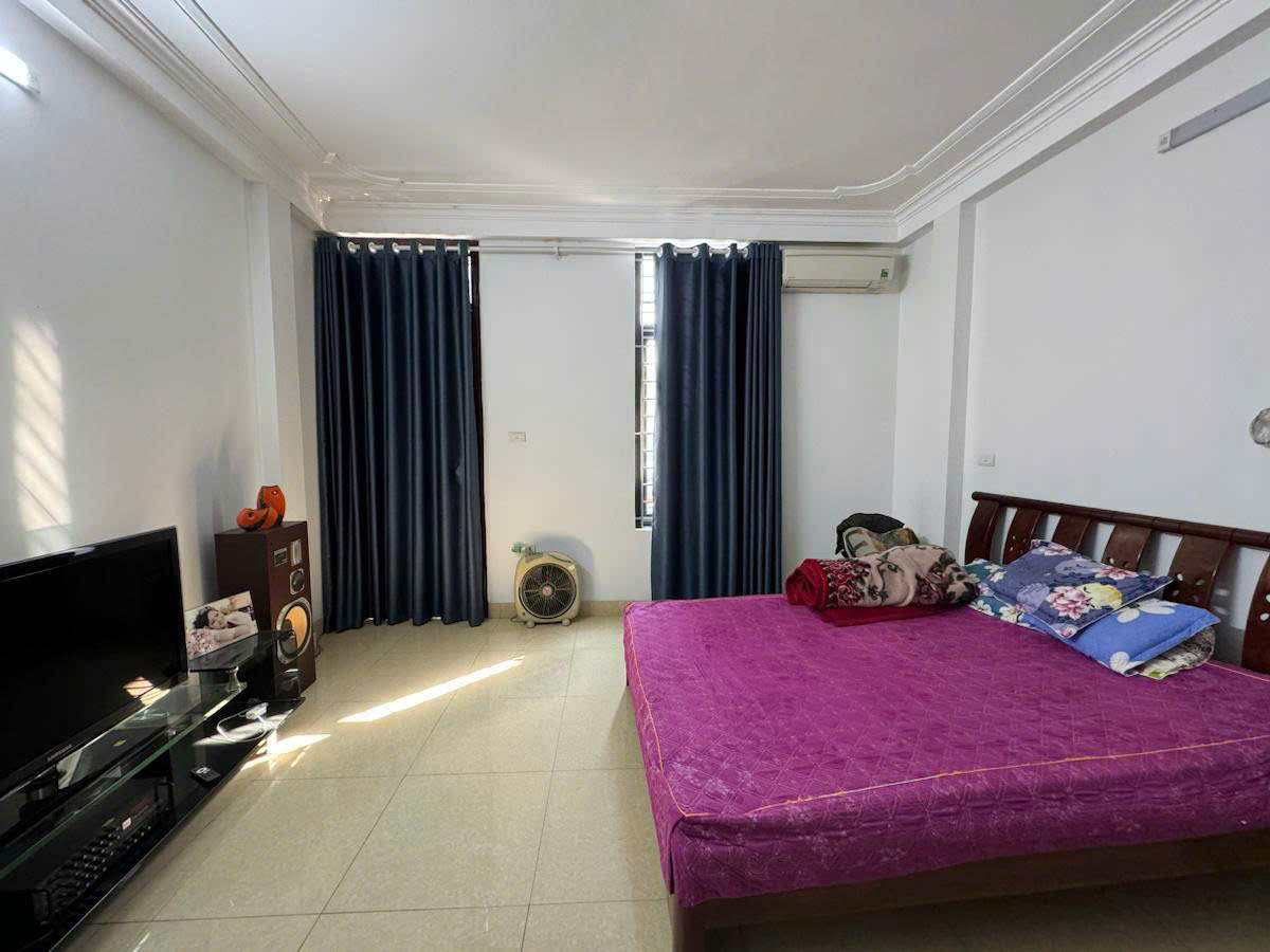 HÀO NAM NGÕ THÔNG - KINH DOANH - dt 39m2 6 tầng mặt tiền 4.6m Giá 14.3 tỷ