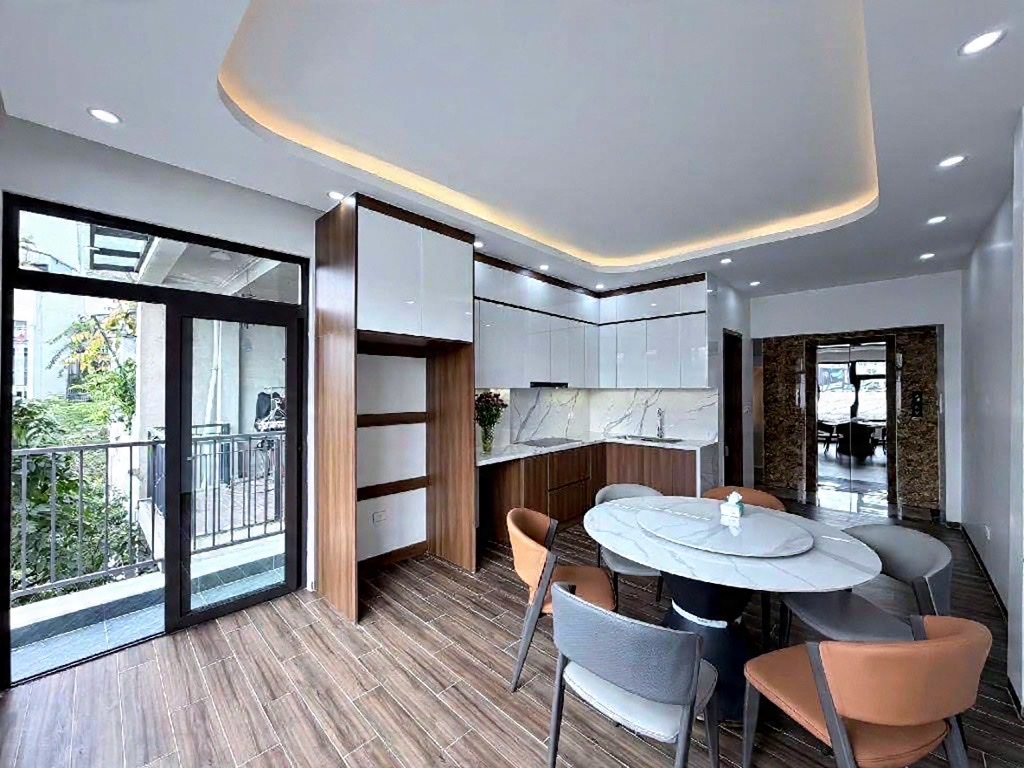 lạc long quân 40m x7 tầng thang máy 17,5 tỷ-10m ra phố,ô tô đỗ cửa