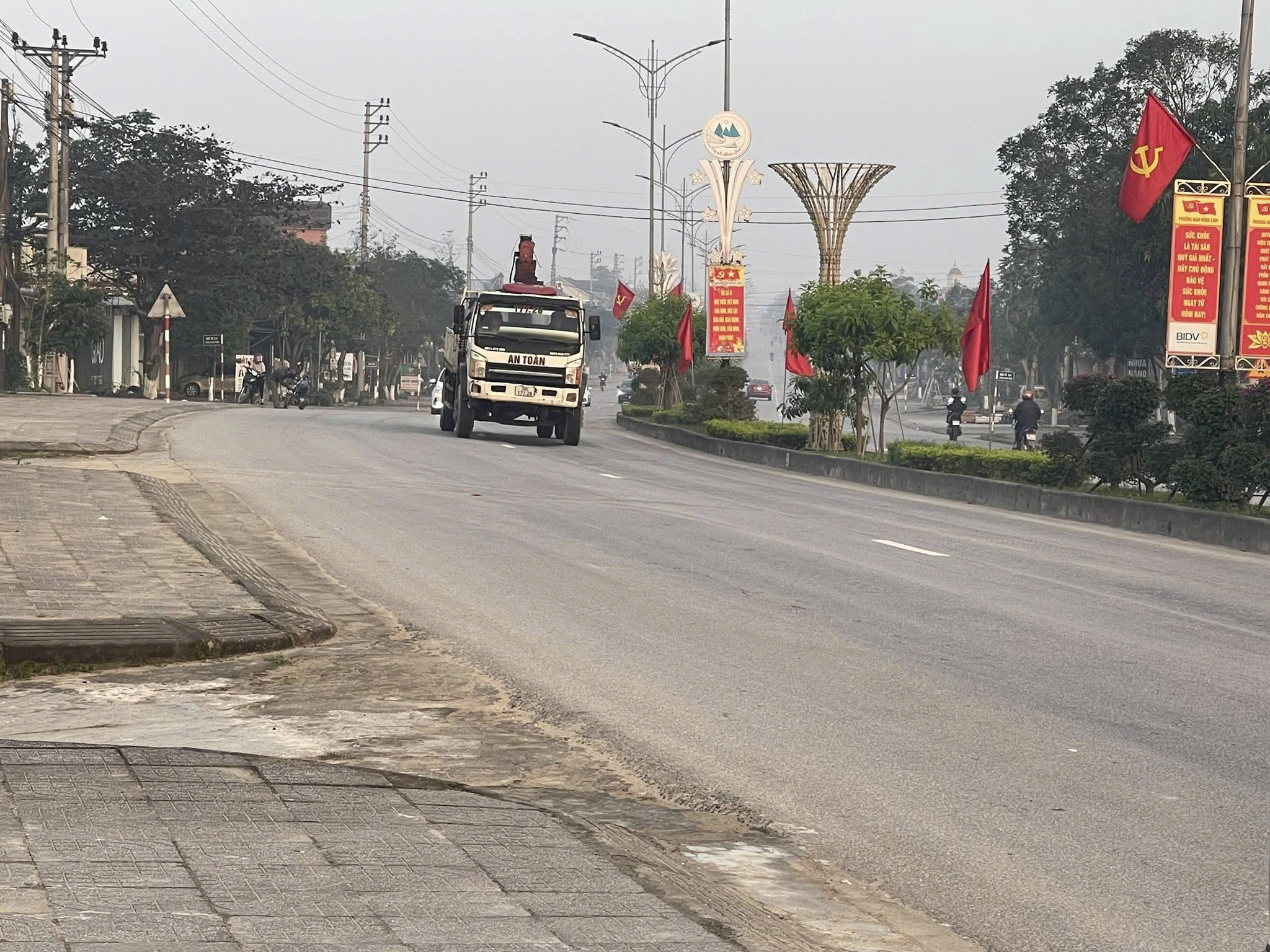 CHÍNH CHỦ CHUYỂN NHƯỢNG LÔ ĐẤT ĐẸP - Kinh doanh sầm uất - QL 1A TT Hồng Lĩnh, Hà Tĩnh