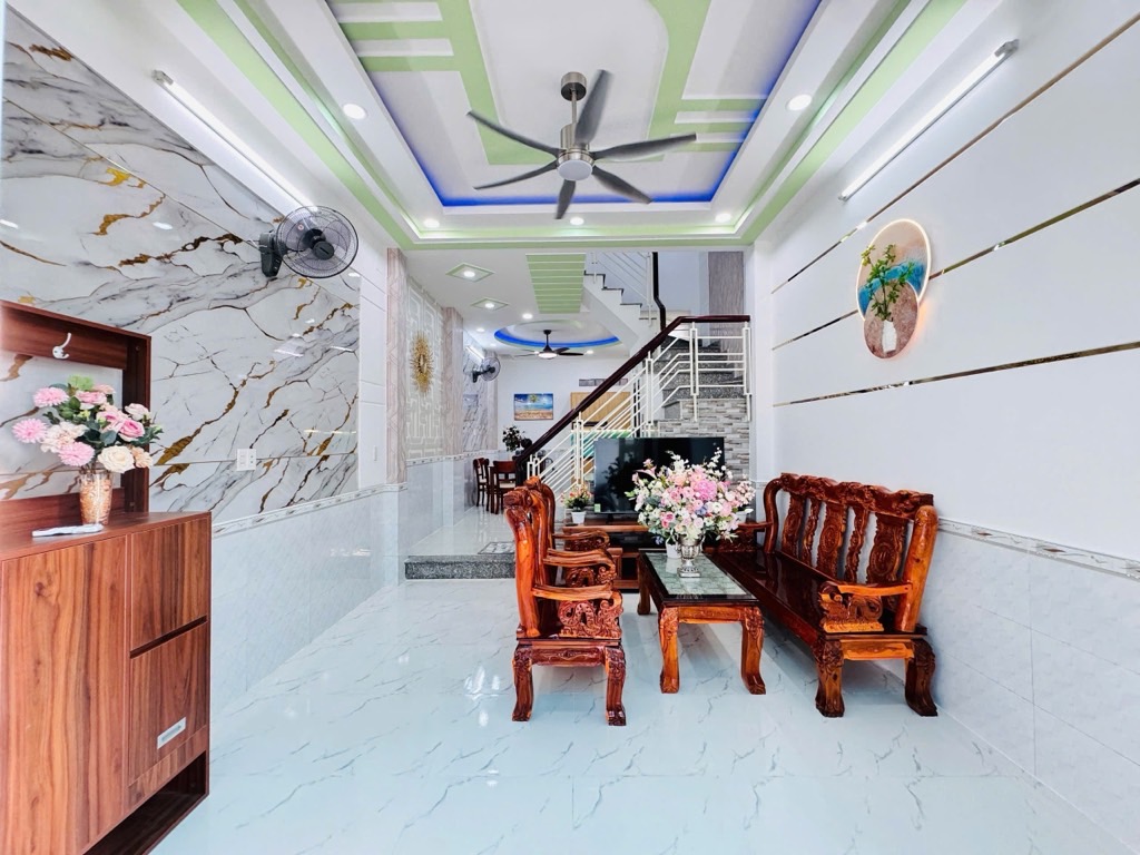 Bán nhà lô góc hai mặt tiền HXH Nguyễn Duy Cung ngang 4m gần Emart Phan Huy Ích nhỉnh 3tỷ.
