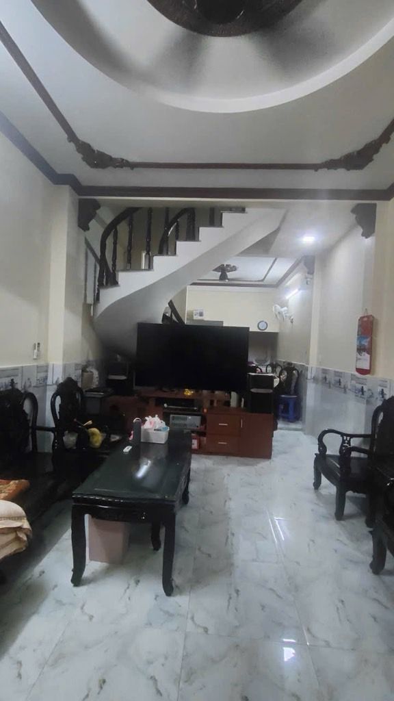 Bán nhà đẹp Nguyễn Tư Giãn 3 tầng 72m2(4*18) xe hơi thông gần Emart Phan Huy Ích chỉ 7.5 tỷ.