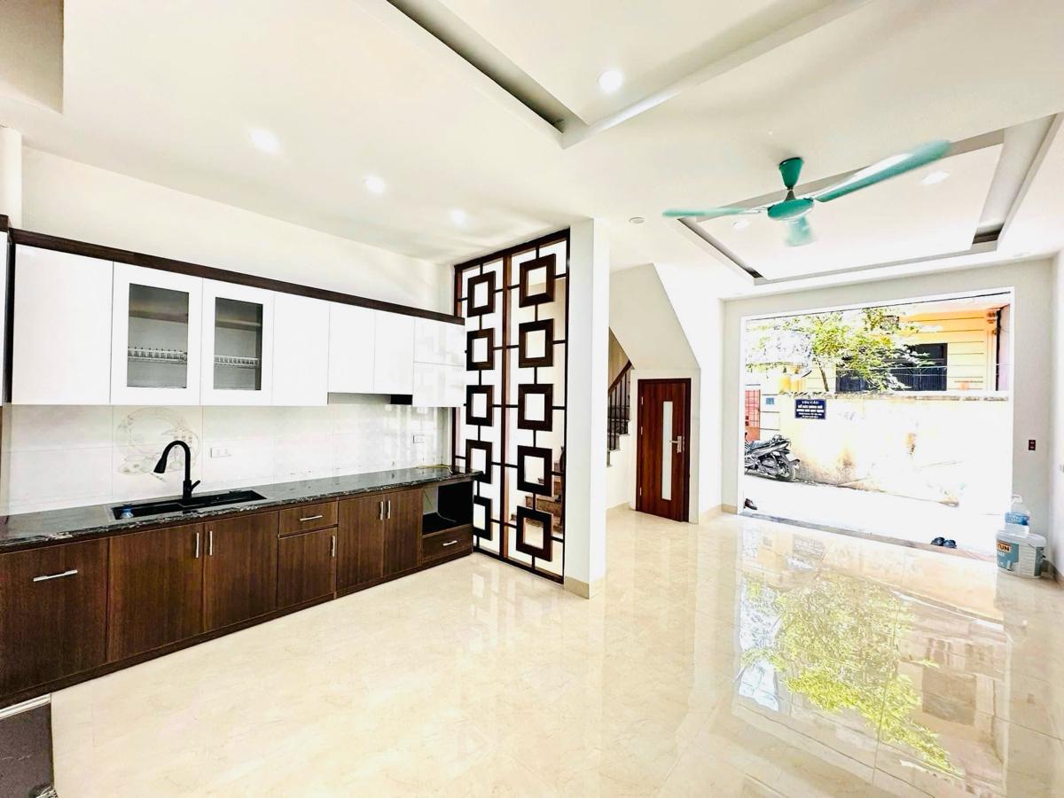 Bán nhà Tây Hồ Xuân La dọn vào ở ngay nhà đẹp như hình ô tô vào nhà