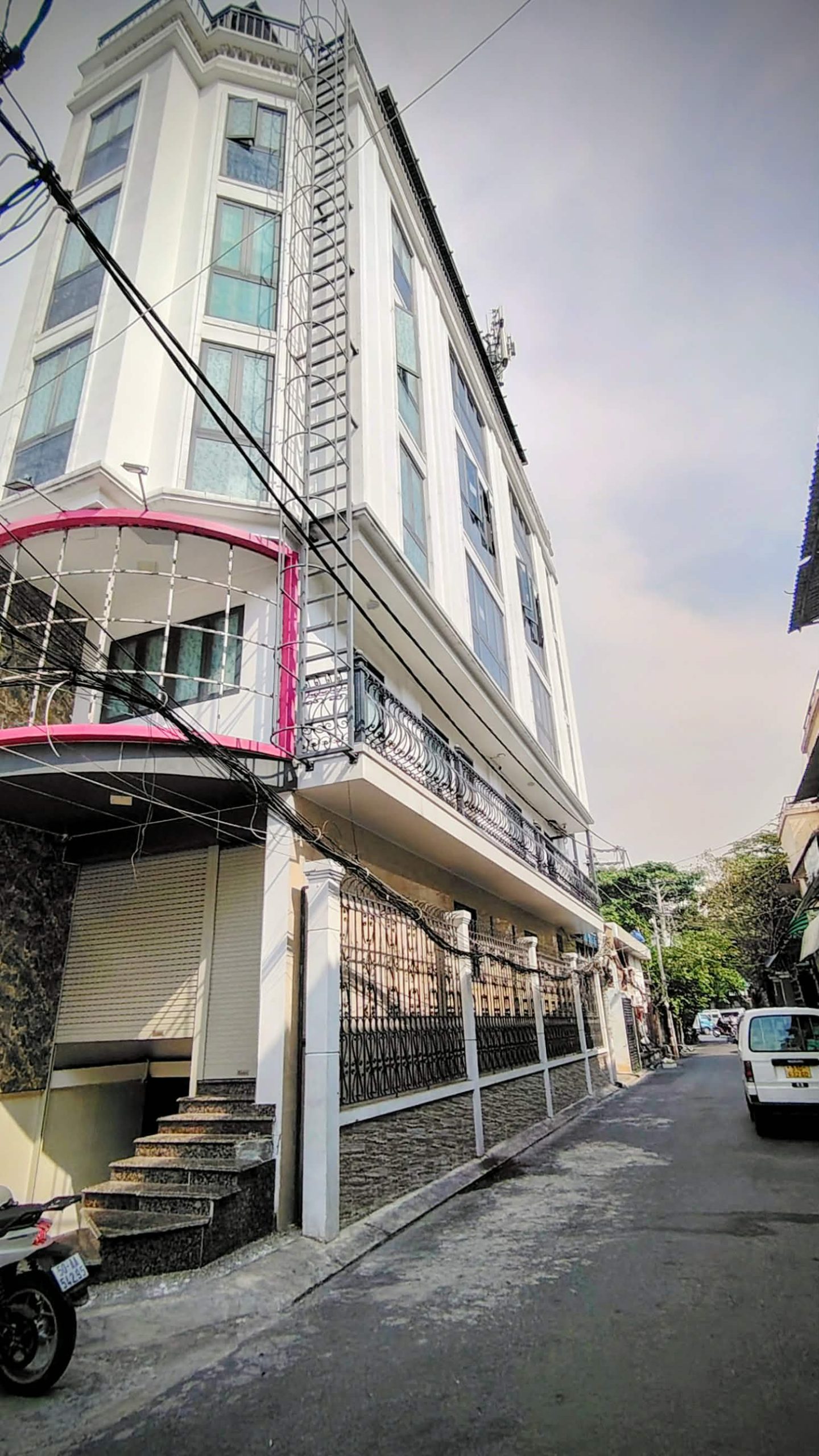 HOÀNG VĂN THỤ - 6 TẦNG GÓC 2MT - 13 CHDV ĐANG THUÊ KHOÁN 100TR/THÁNG