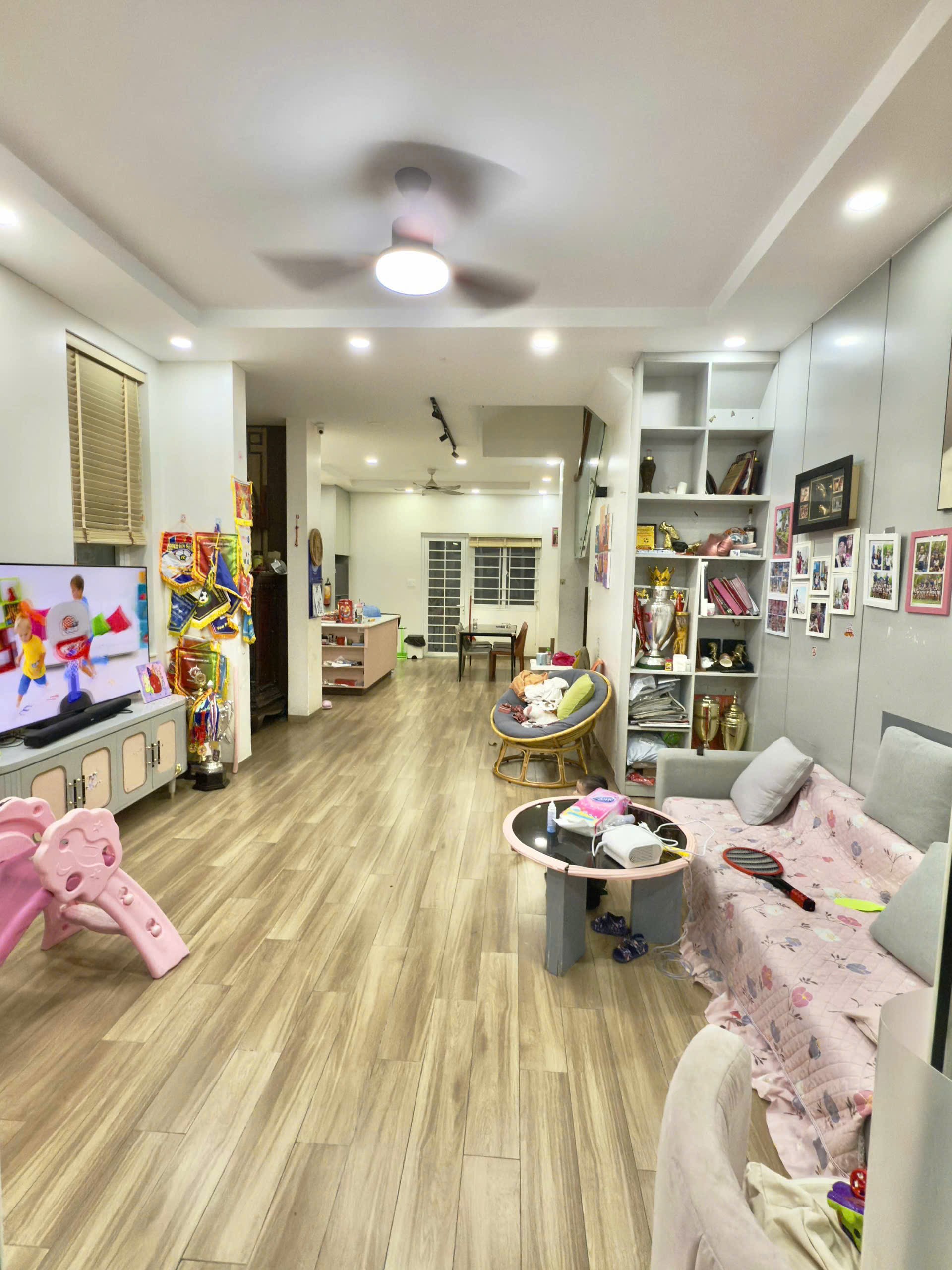 24,9 tỷ BIỆT THỰ MỚI ngang 6m– NỘI THẤT CAO CẤP – SÁT SÂN BAY TSN ✨