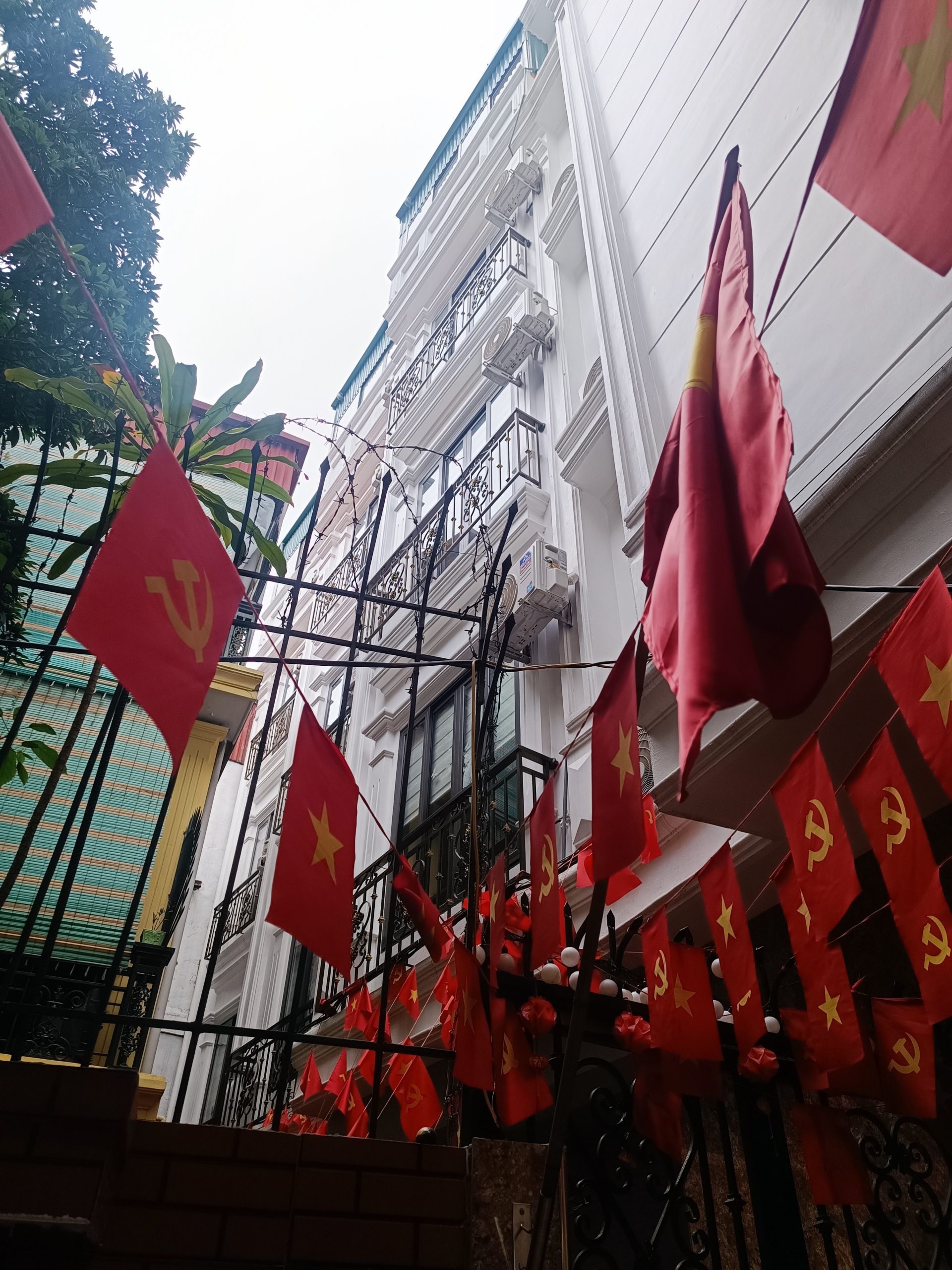 PHÁO ĐÀI LÁNG - NHÀ ĐẸP - NGÕ THÔNG - 6 TẦNG - THANG MÁY - Ở SƯỚNG - 35M² NHỈNH 10 TỈ