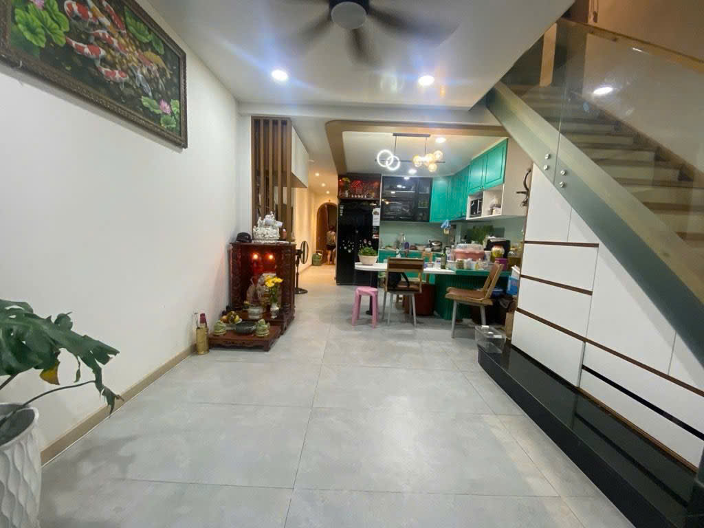 Bán nhà lô góc HXH 6m Lũy Bán Bích Tân Phú 60.6m2, 2 tầng, 2 PN giáp Tân Bình chỉ 8.35 tỷ.