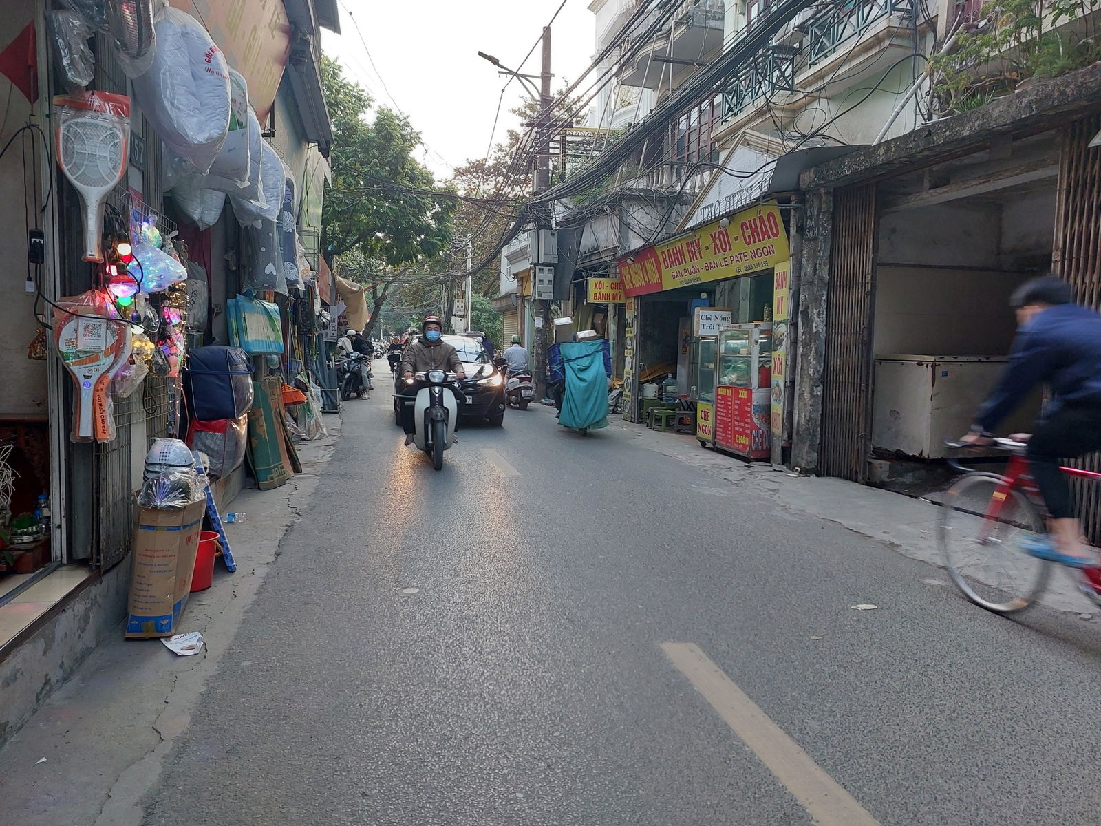 BÁN NHÀ MẶT PHỐ QUAN NHÂN - DIỆN TÍCH 84/90M2 - 5 TẦNG THANG MÁY - CHỦ TỰ XÂY ĐỂ Ở VÀ LÀM VĂN PHÒNG CÔNG TY - GIÁ CHÀO BÁN NHƯ NHÀ TRONG NGÕ-GIÁ CHỐT CỰC LIN