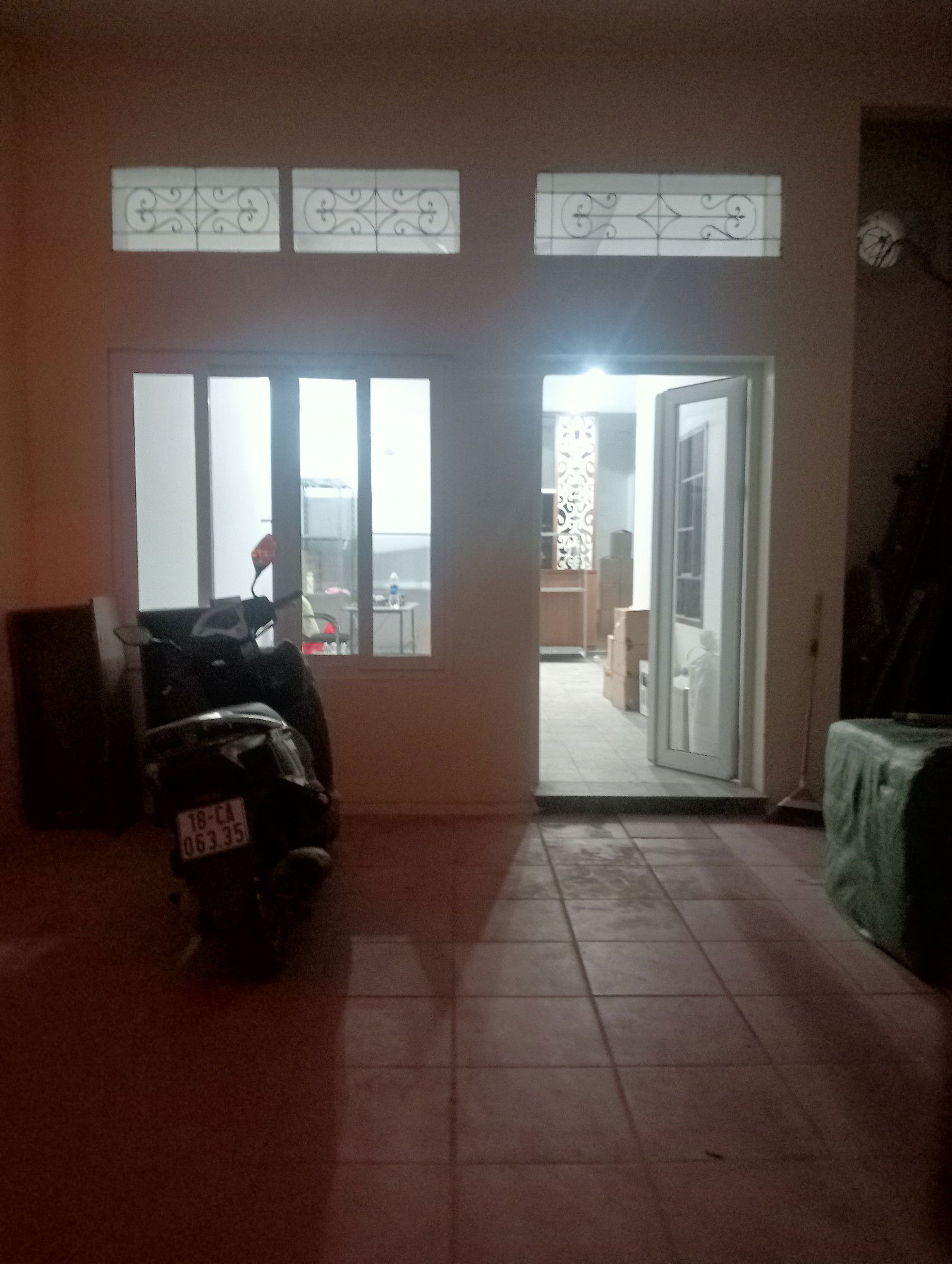 MẶT NGÕ Ô TÔ TRÁNH - SỔ VUÔNG NỞ HẬU NHẸ - PHÂN LÔ QUÂN ĐỘI Vị trí siêu đẹp, cách mặt phố Hoàng Văn Thái vài bước chân. Chủ nhà cán bộ.