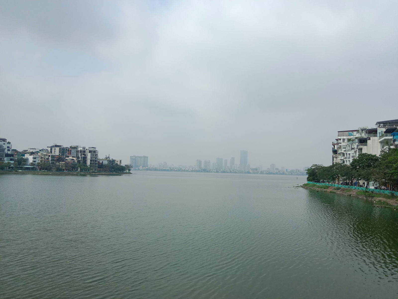 Bán Nhà Cách Mặt Phố Tây Hồ ô tô tránh khoảng 50m, Cách mặt đường Quảng An 200m.Gần Vườn Hoa, Sân TTD, Cách mặt nước Hồ Tây không xa- nhà xây mới tinh