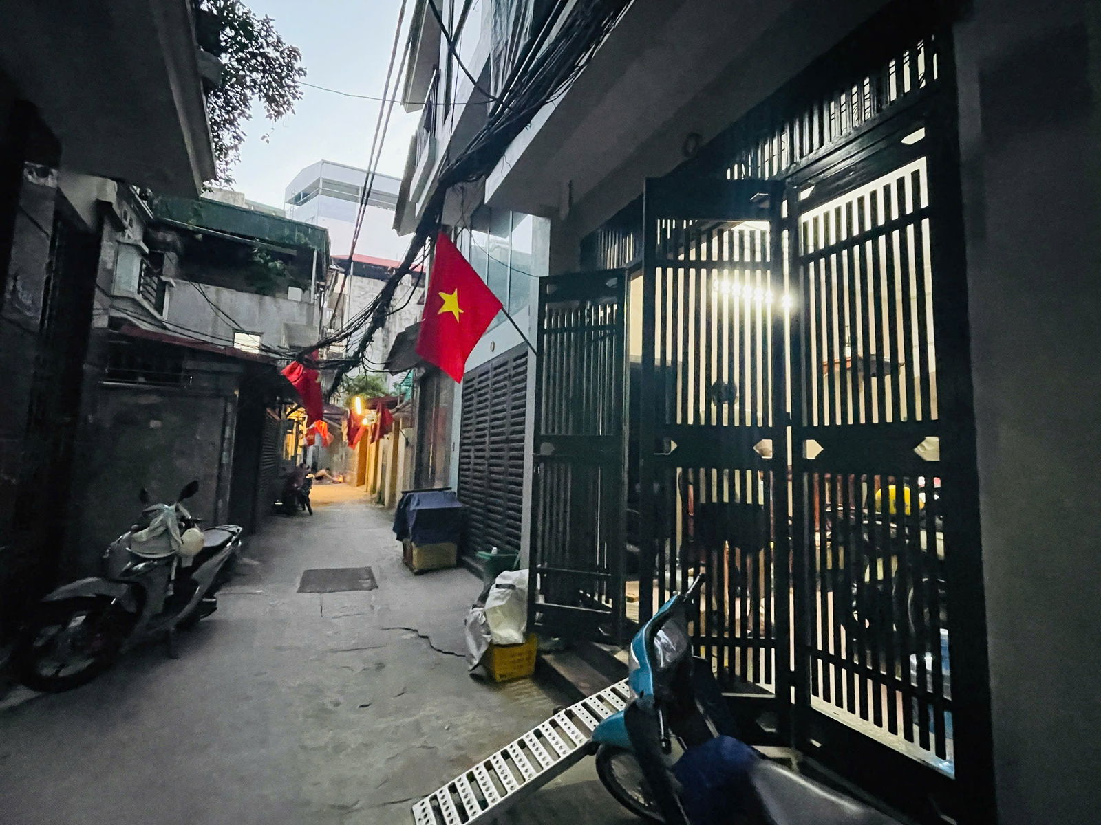 BÁN NHÀ VIP TÂY HỒ - Ô TÔ ĐỖ CỬA NGÕ THÔNG - NHÀ 6T THANG MÁY XỊN SÒ - GẦN PHỐ - DÒNG TIỀN ỔN ĐỊNH