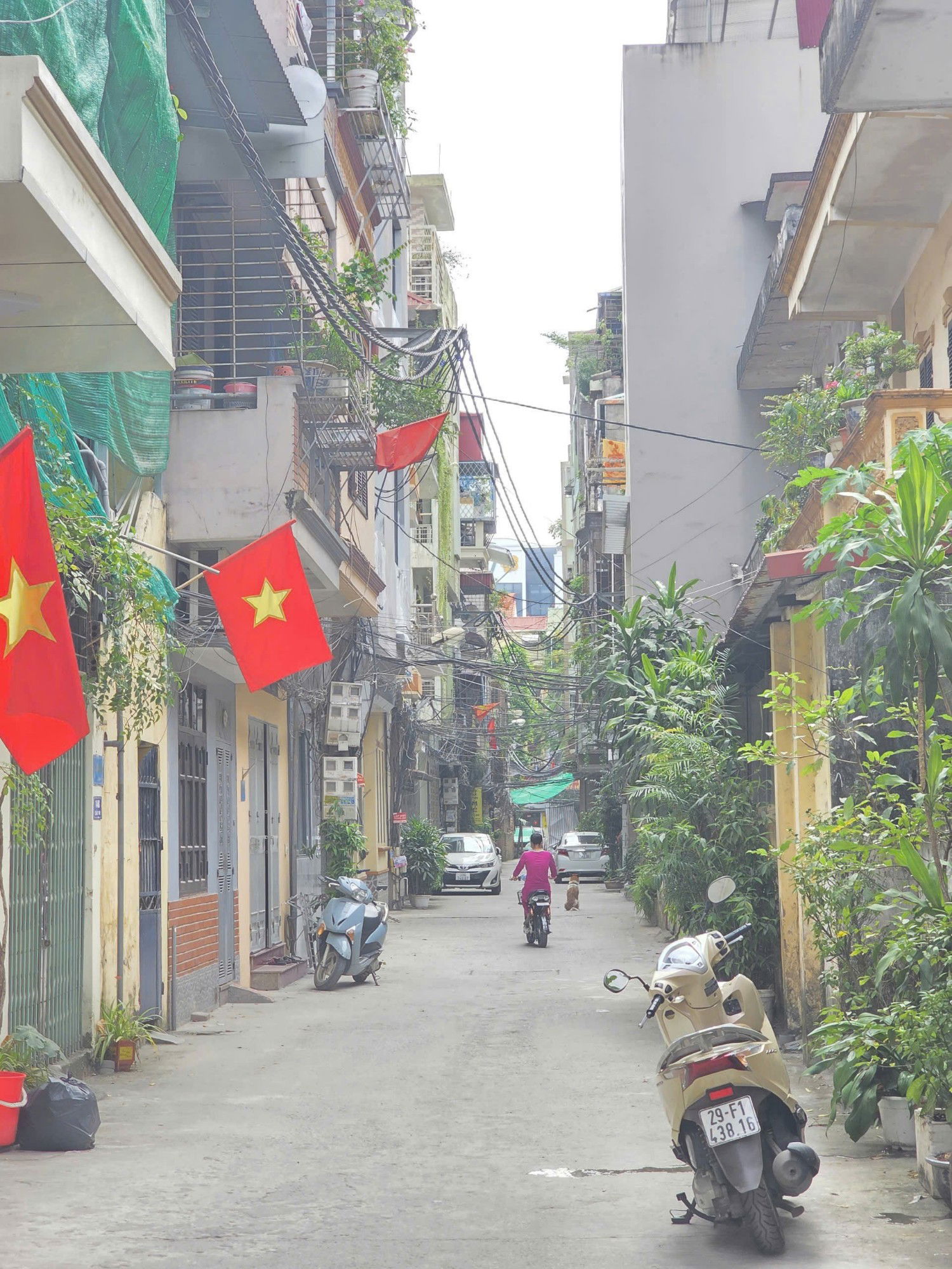 BÁN NHÀ MỚI - LÕI ĐỐNG ĐA - SÁT PHỐ - NHÀ ĐẸP ĐÓN TẾT - NGÕ RỘNG - Ô TÔ TRÁNH 3 GÁC- Ô TÔ NGỦ TRONG NHÀ