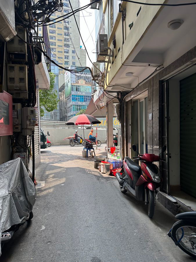 Bán Nhà 7 Tầng Thang Máy- Mặt Ngõ 554 Chỉ Cách Mặt Đường Trường Chinh Đúng 15m -Oto 7 Chỗ Đỗ Cửa-Ngõ 554 Thông Sang Hồ Khương Thượng -Phố Tam Khương